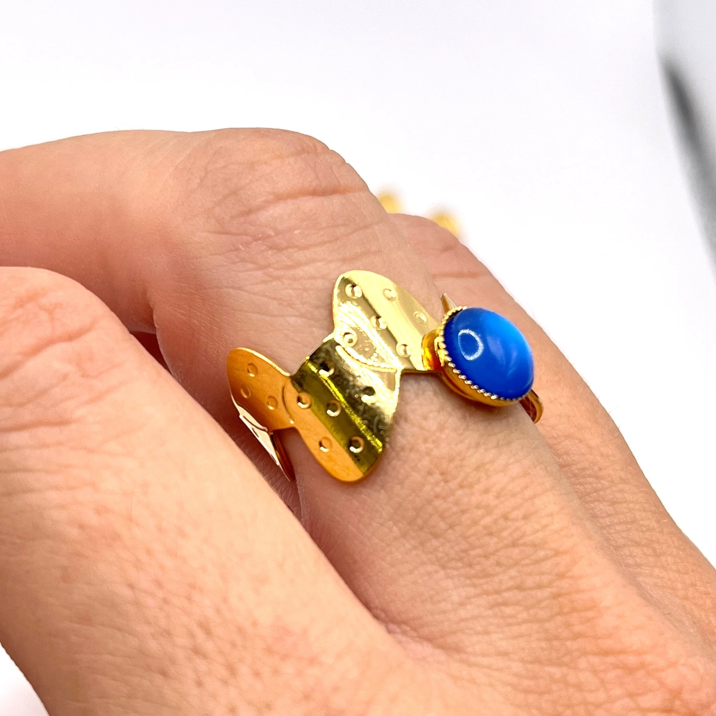 DB8B6780-7E27-4CF1-BB13-9D67050719B8