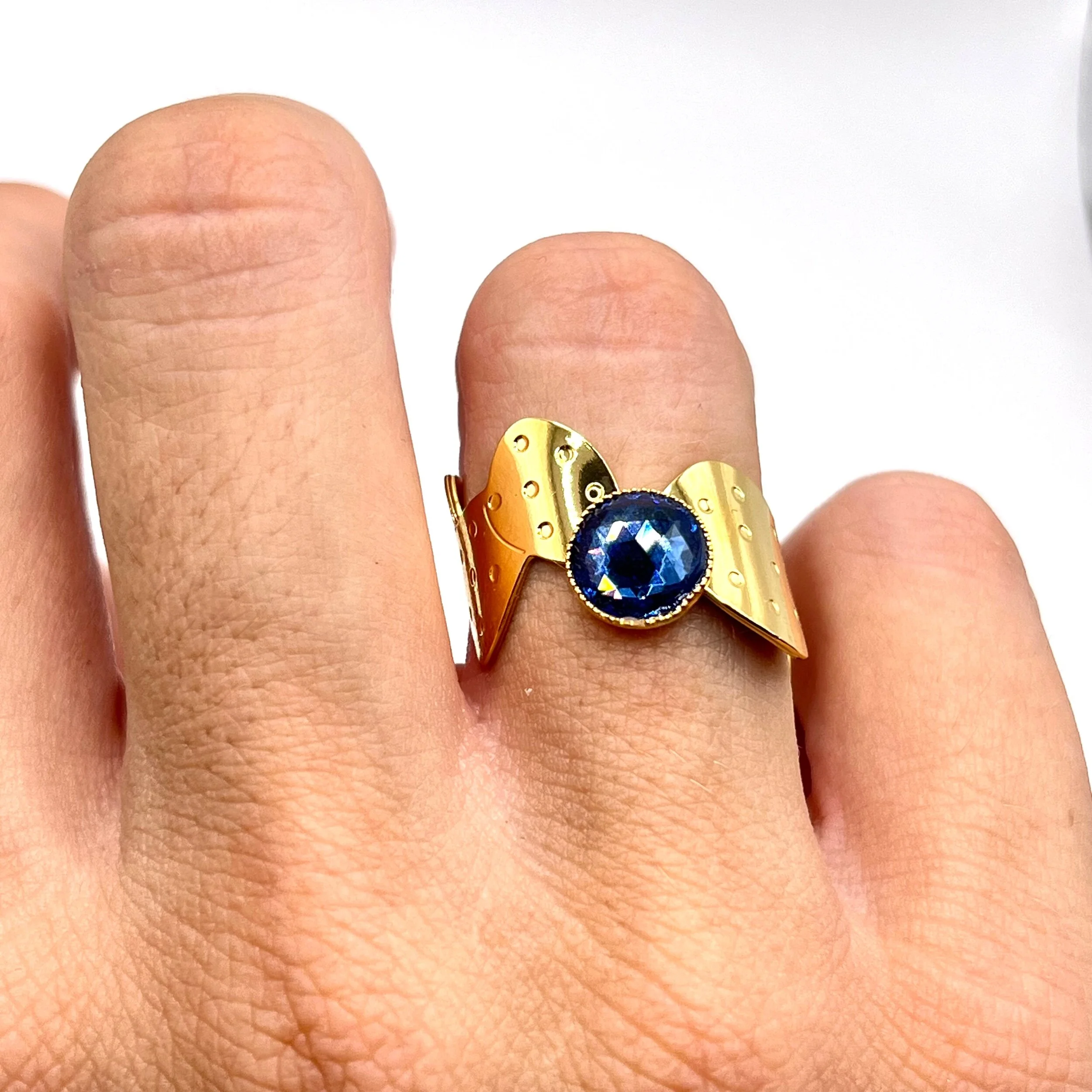 ADDC3C8F-F451-4824-8F92-18B5319964CA