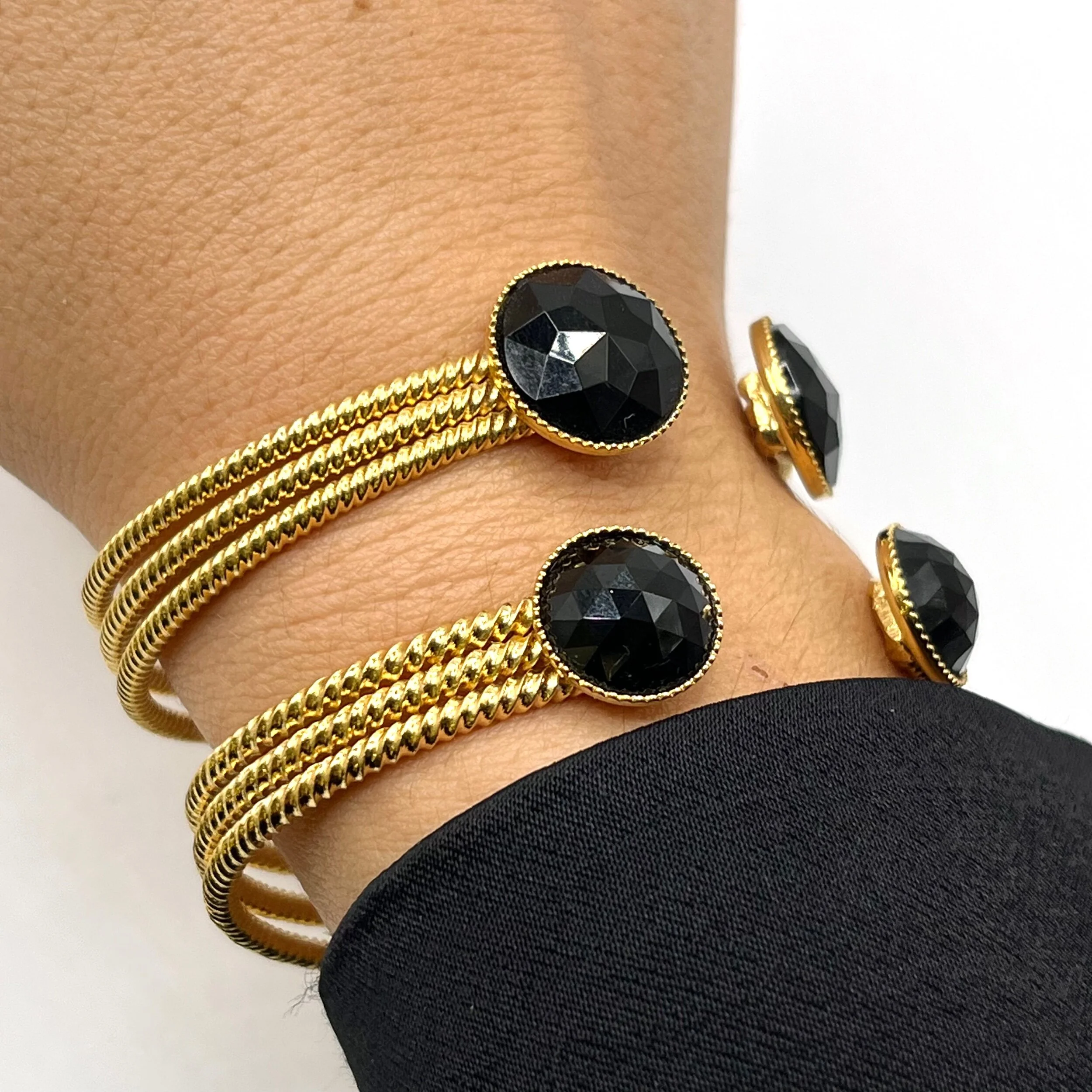 E3A695F4-5D05-4F73-B436-CC5797E4428A