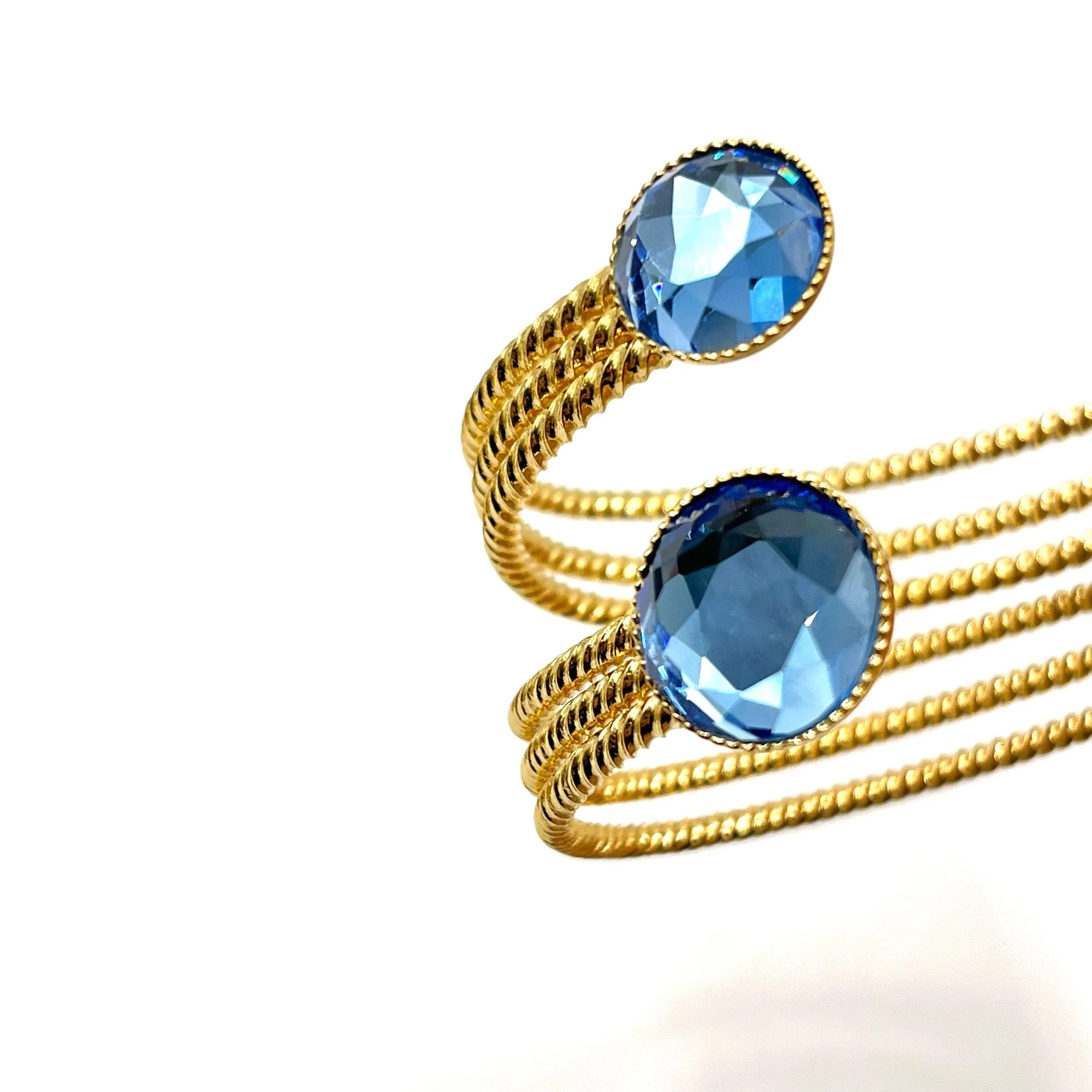 2502D79C-69B7-403E-A721-9295B4A6806D