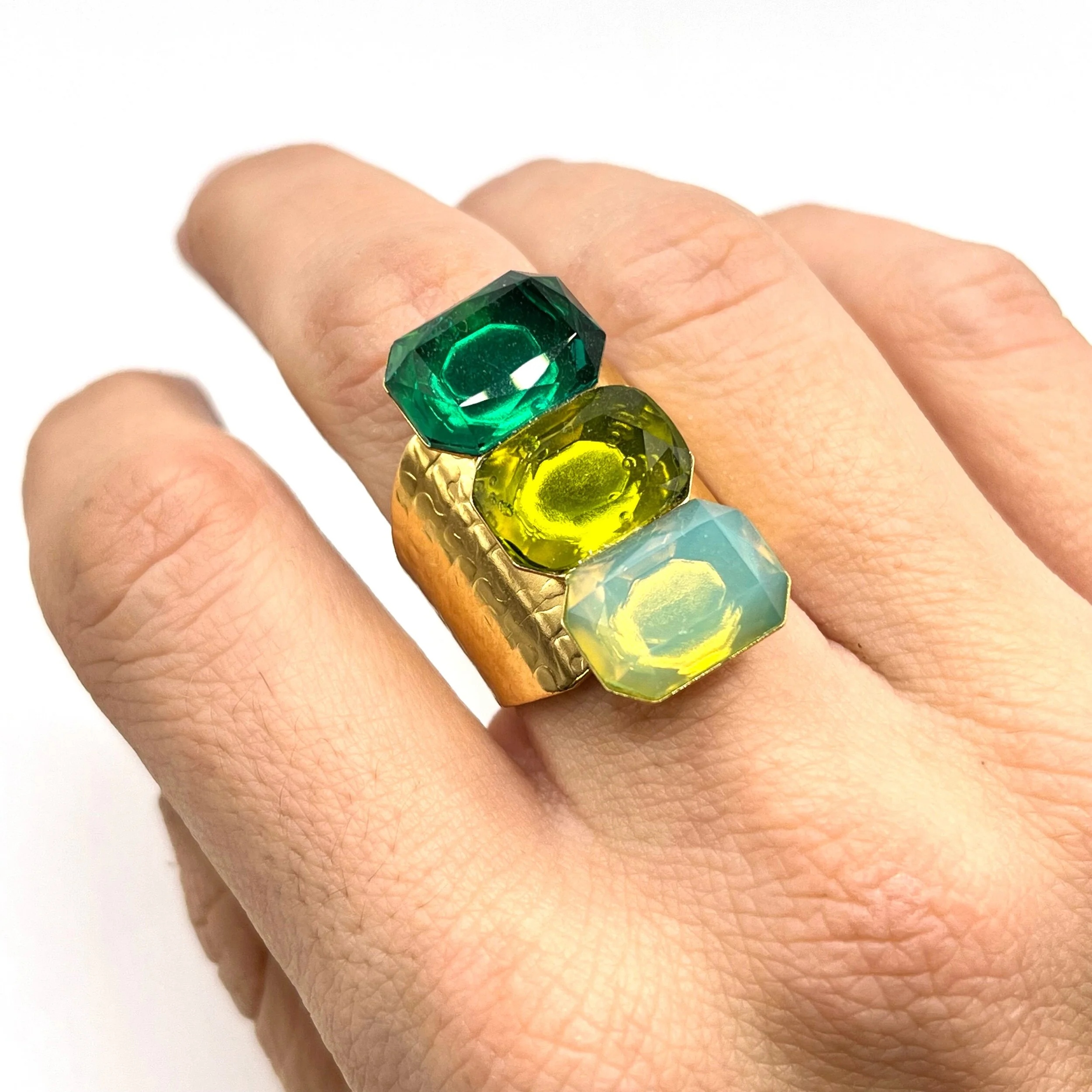 CBCE7BD6-B8F6-4718-9320-039A83EDDF5D