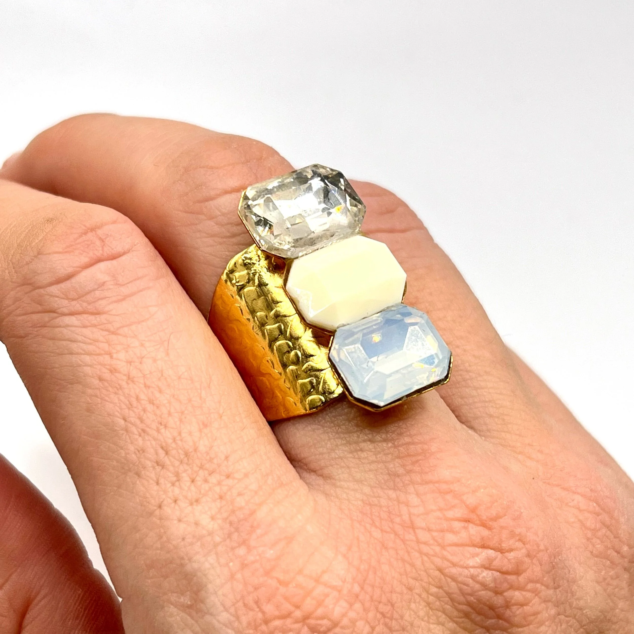 C389608F-E9E4-4AAA-BDCF-4EBBDBAD74E7