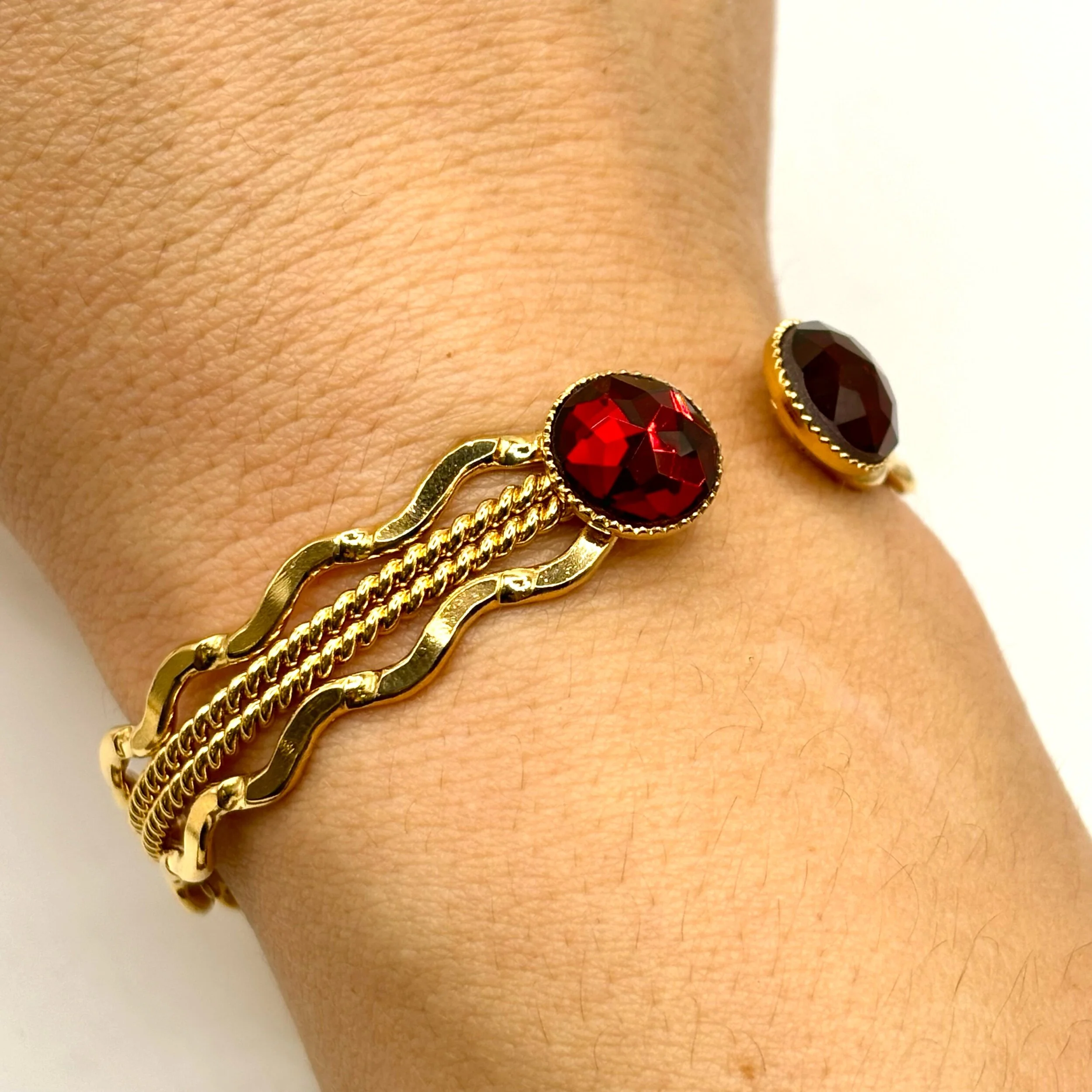 1CEAF779-EDF4-4224-A673-EBD3F9818835