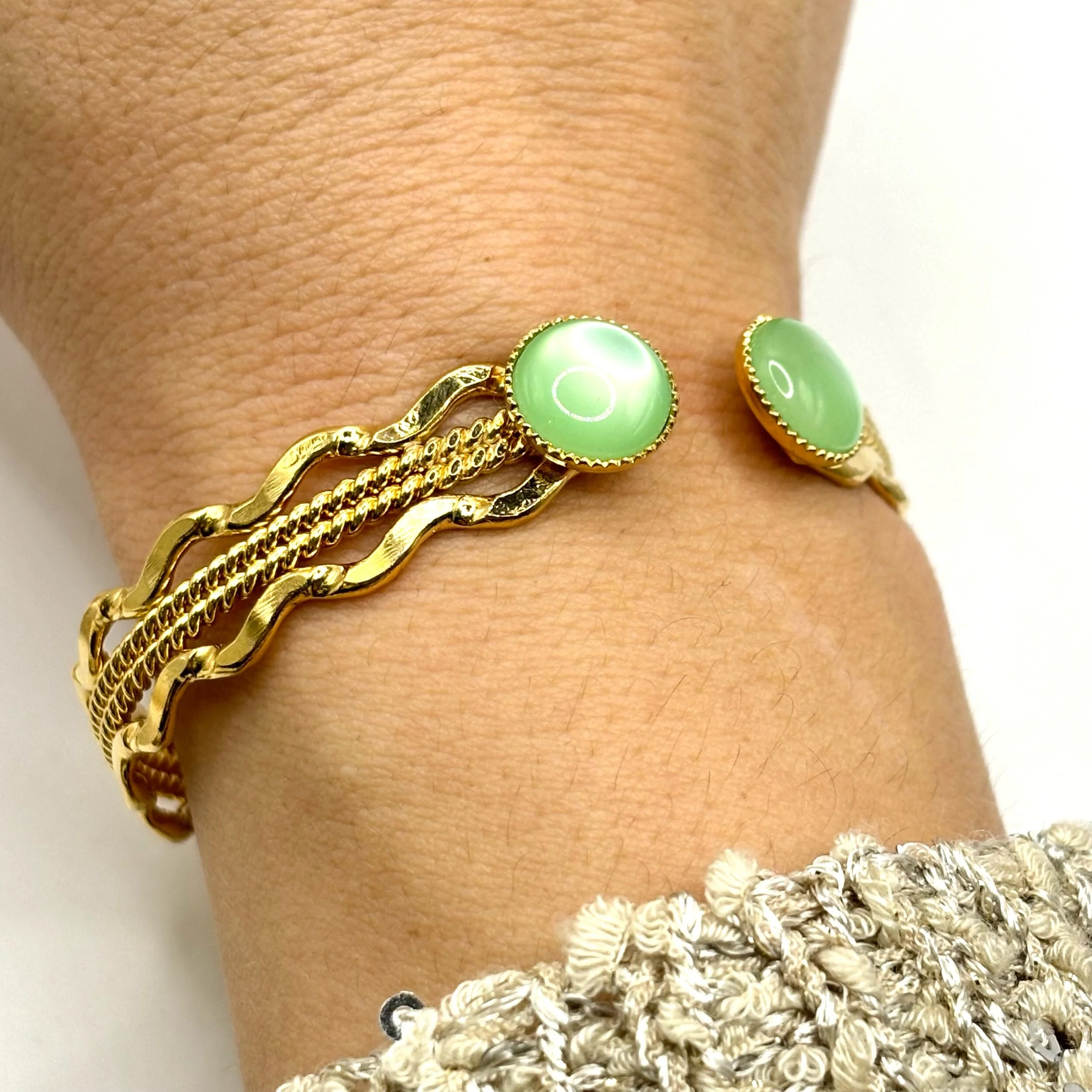 1E2F2DE2-4A6E-491E-924A-B14C34AC6C91