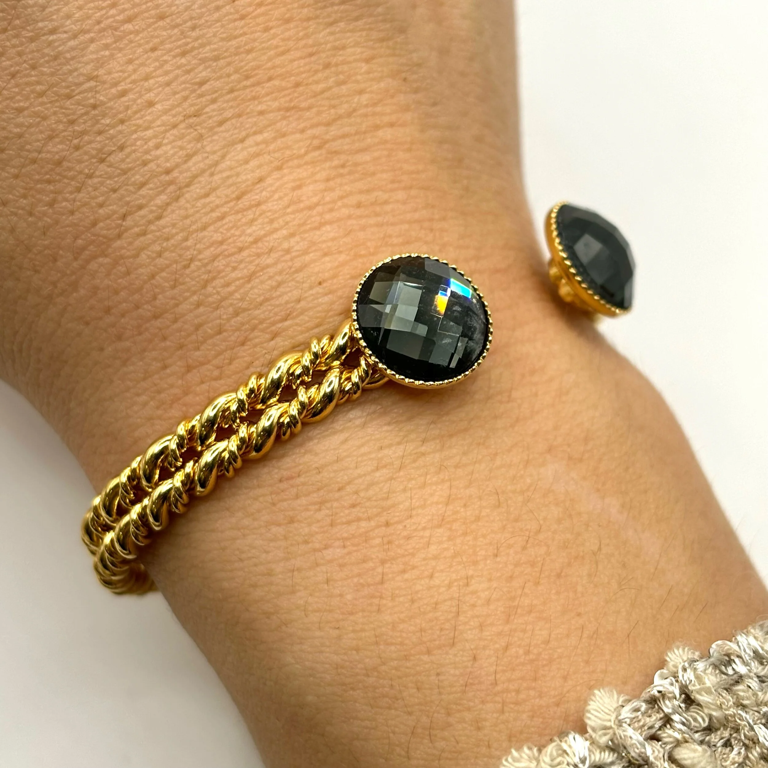 0ED8BABD-B9C2-4CC4-AF76-97D2E3113FA4