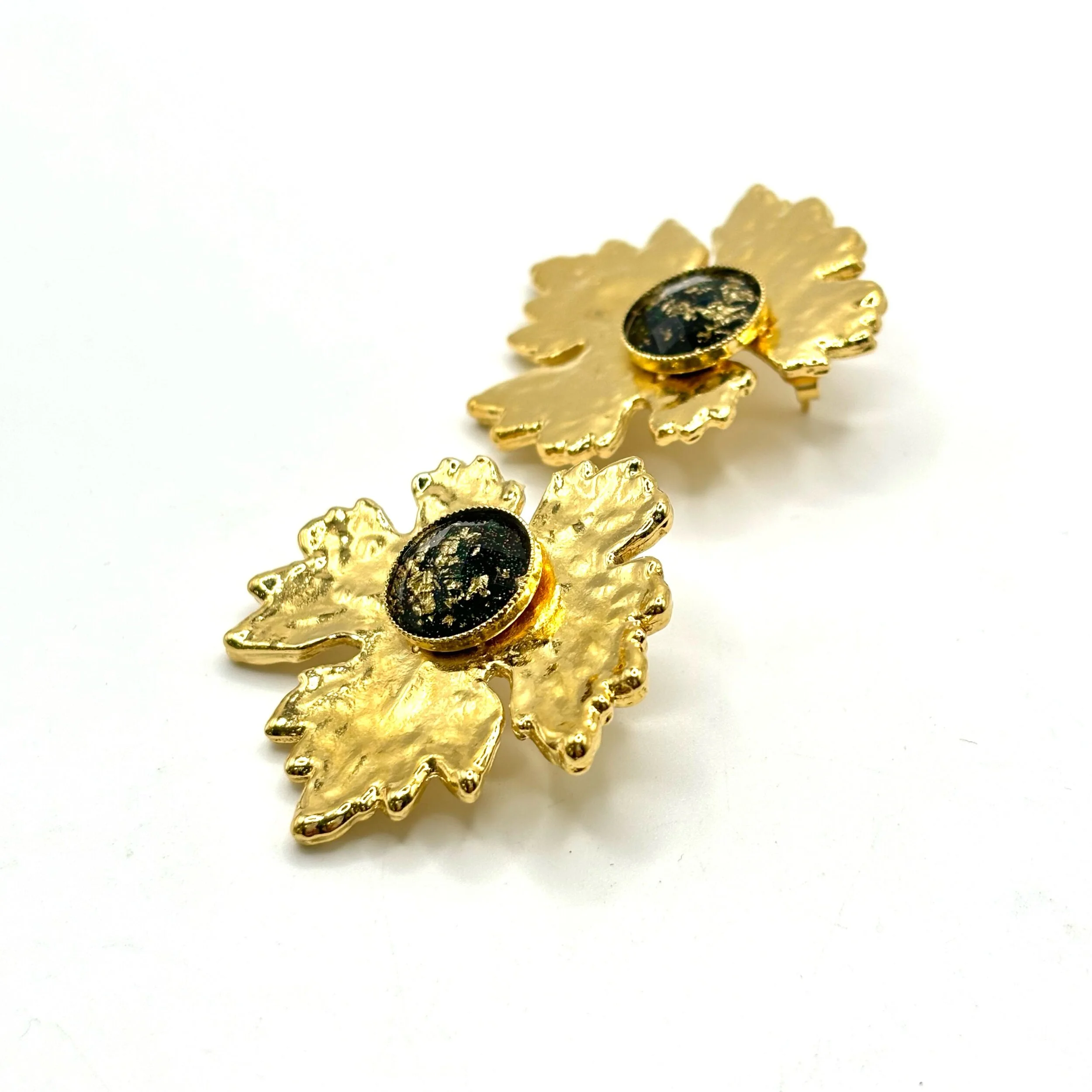 800AA8D5-8B82-44DB-9EB8-B20304FAFC6F