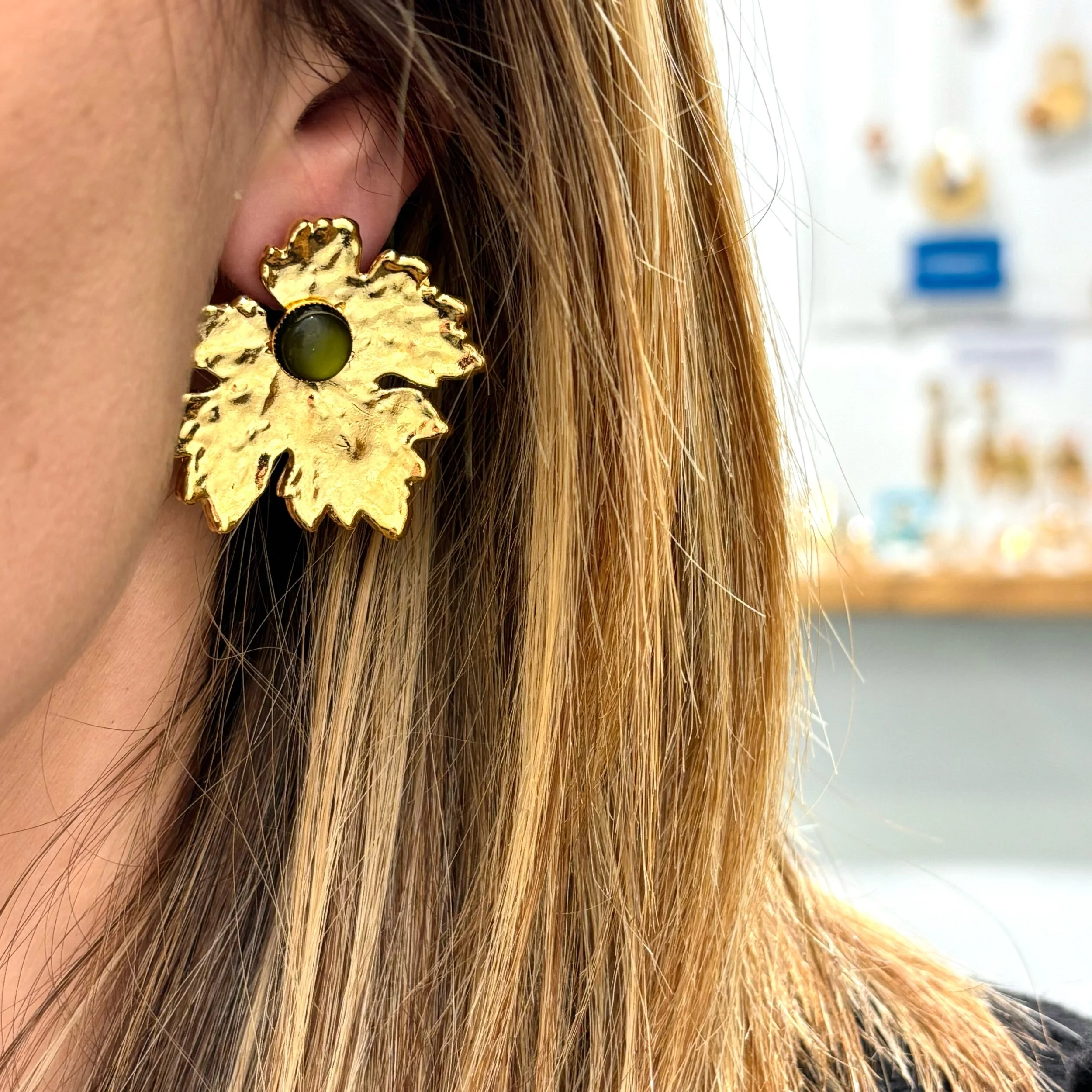 C23E74D1-3CFD-4D15-B54F-61DE2B2F5962