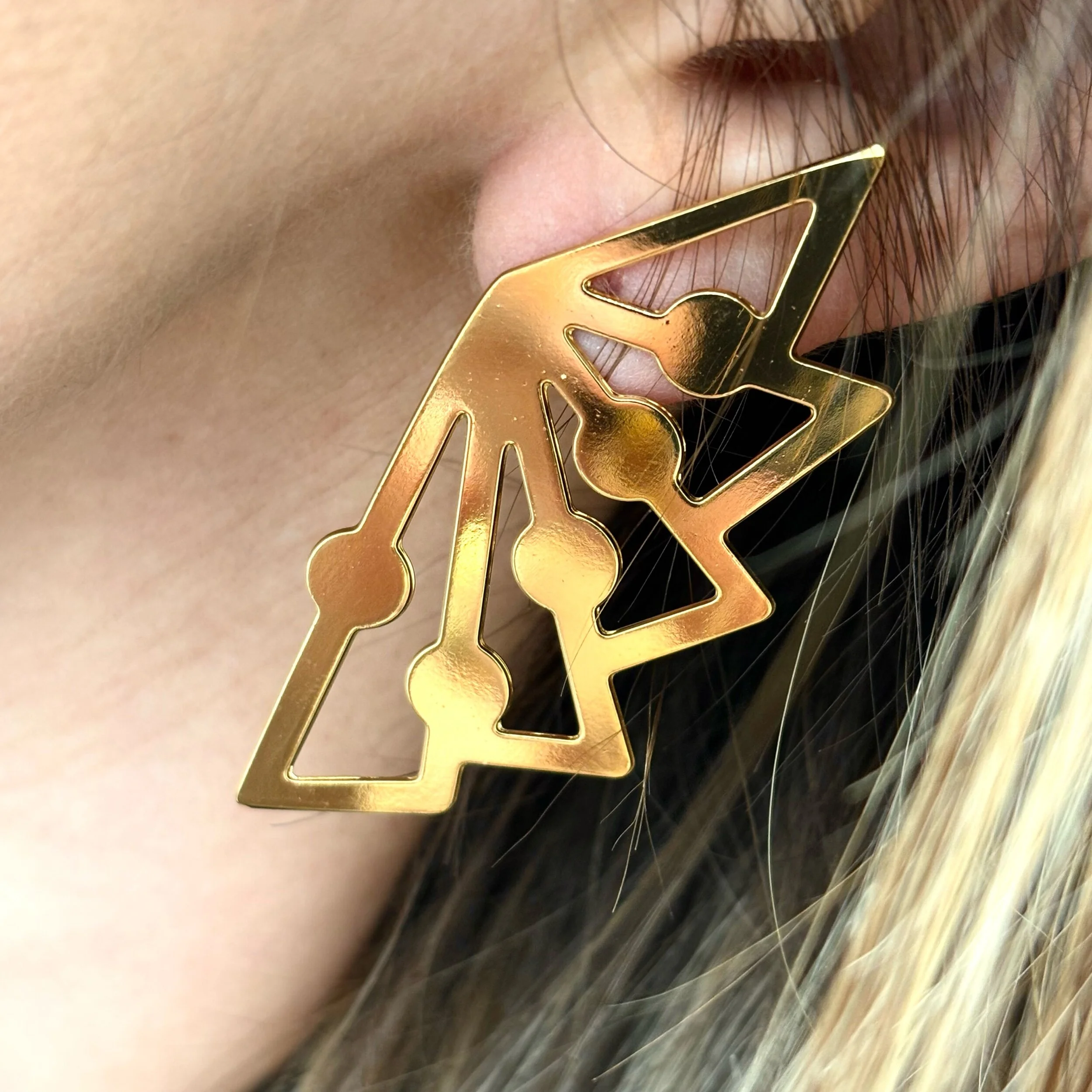 FDE05102-50CF-47C5-B4ED-A1FD2A2D8C04