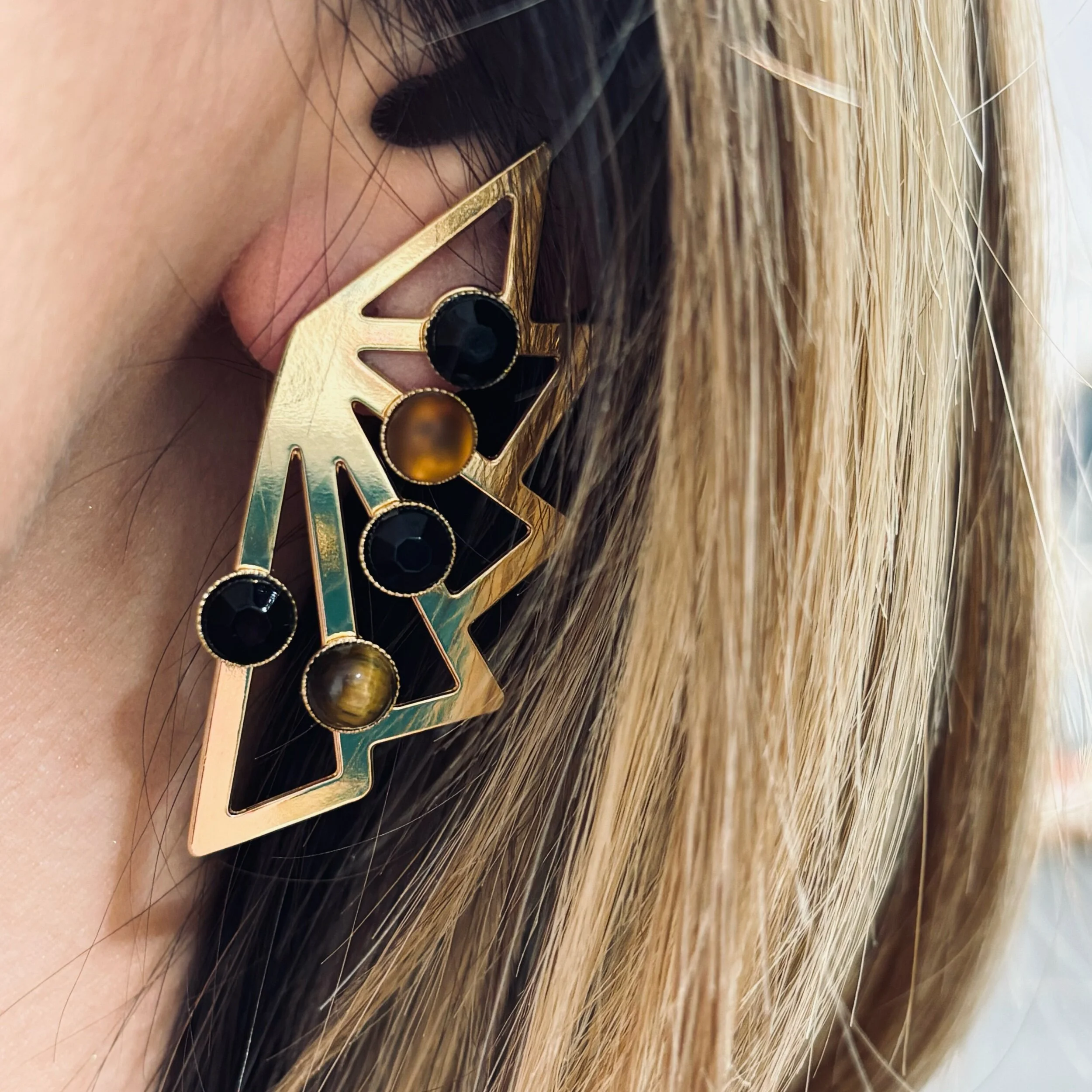 3E495410-9CB1-4F23-97B9-801CAE14B779