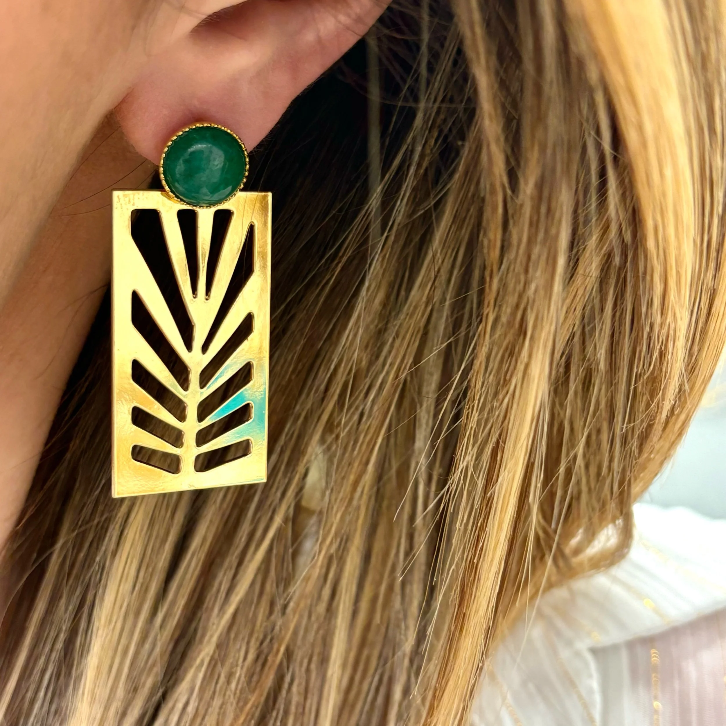 DAB2F481-9D55-48F9-82F9-F5A1479742BC