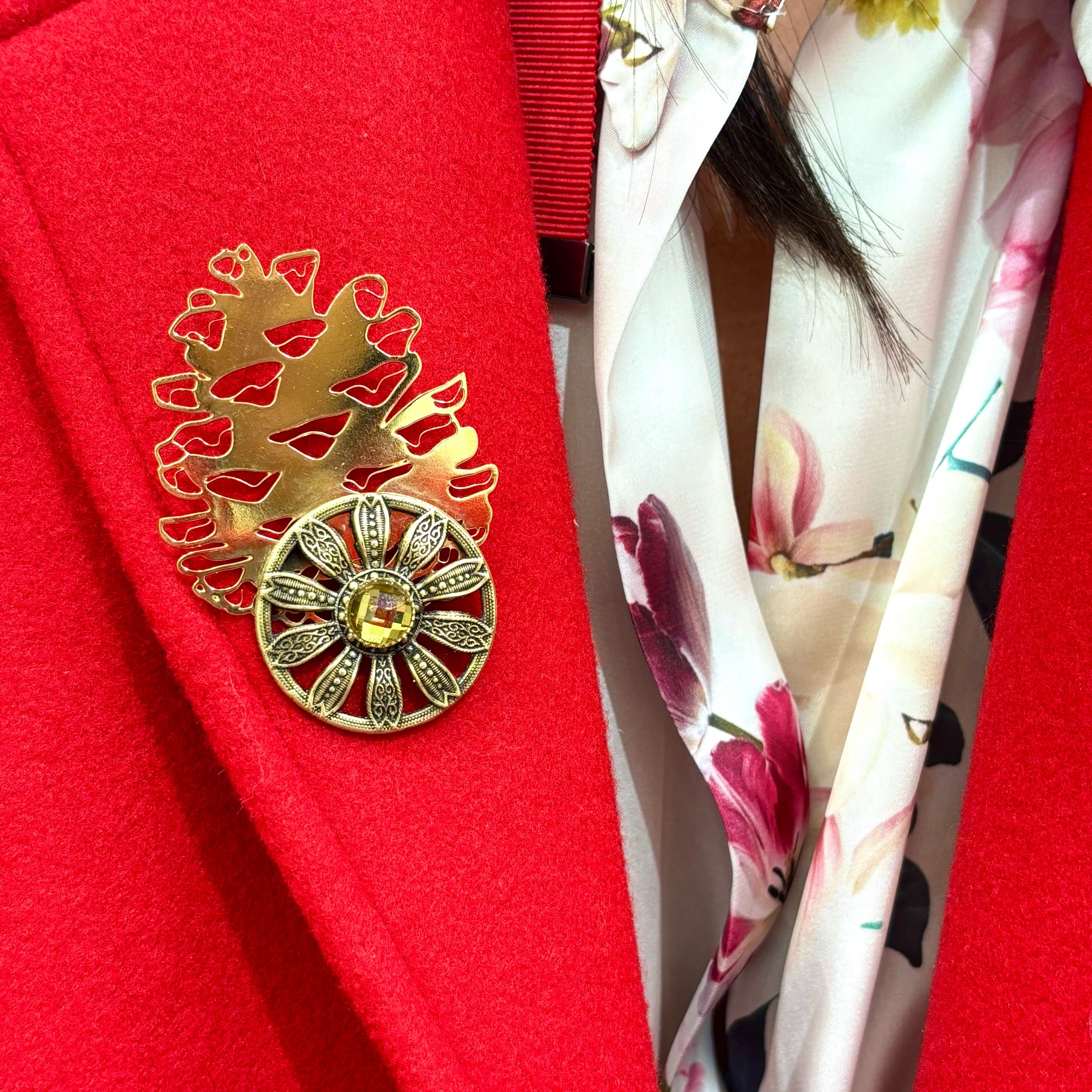 Broche Vintage LAMINOR – Fleurs En Pierre Rouge Sur Plaque Or