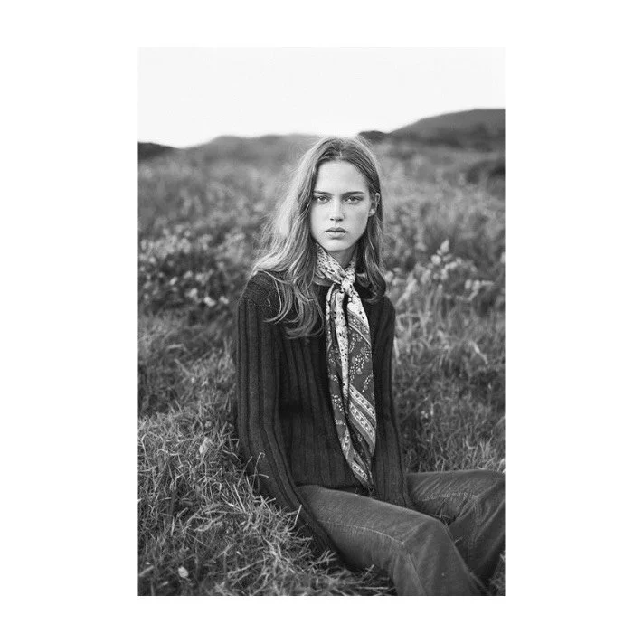 For me Sundays are all about comfort and the countryside. Dog walking, cosy fabrics, lighting fires, Sunday roasts and watching an afternoon matinee. It&rsquo;s doesn&rsquo;t always pan out like that, but that&rsquo;s the ultimate🖤