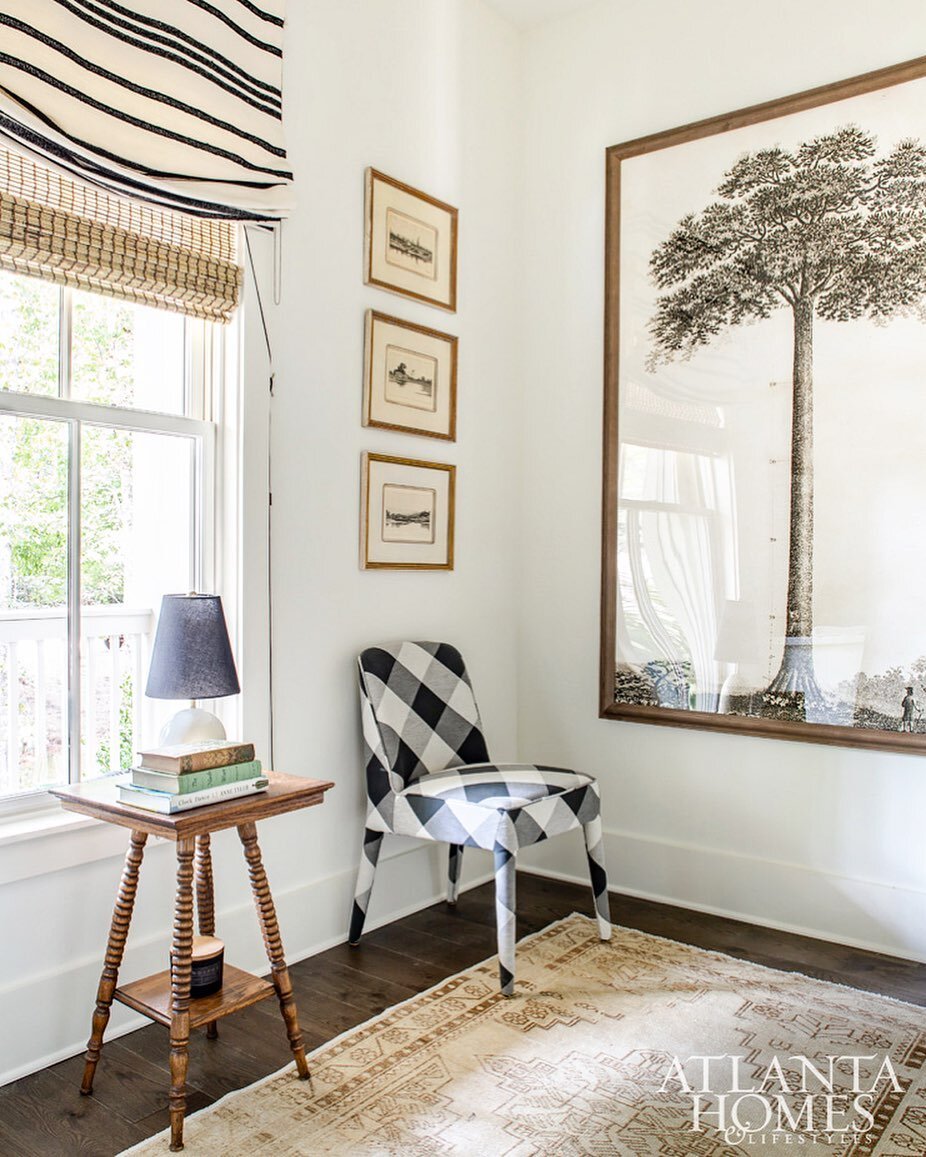 Airy &amp; bright with the perfect mix of bohemian and classic elements ✨ powder room by @juliehollowaystudio in the 2018 @serenbe Designer Showhouse
.
.
.
.
#serenbe #serenbedesign #juliehollowaystudio #interiordesign #interiordesignideas #interiors