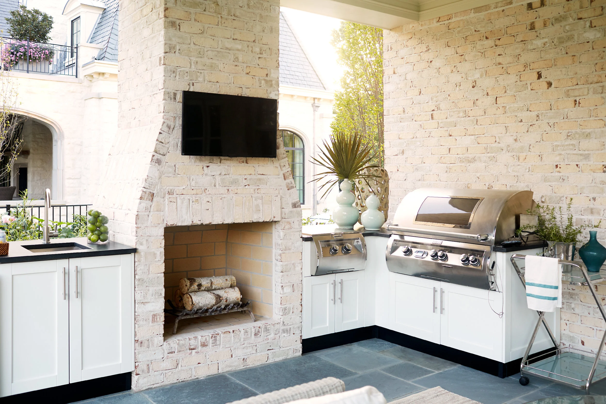 kara_cox_Lafayette_outdoor_kitchen.jpg