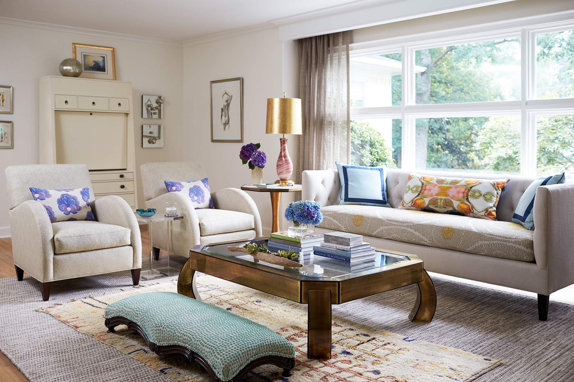 Home Decor Ideas - Mixing Antique Furniture and Contemporary Decor