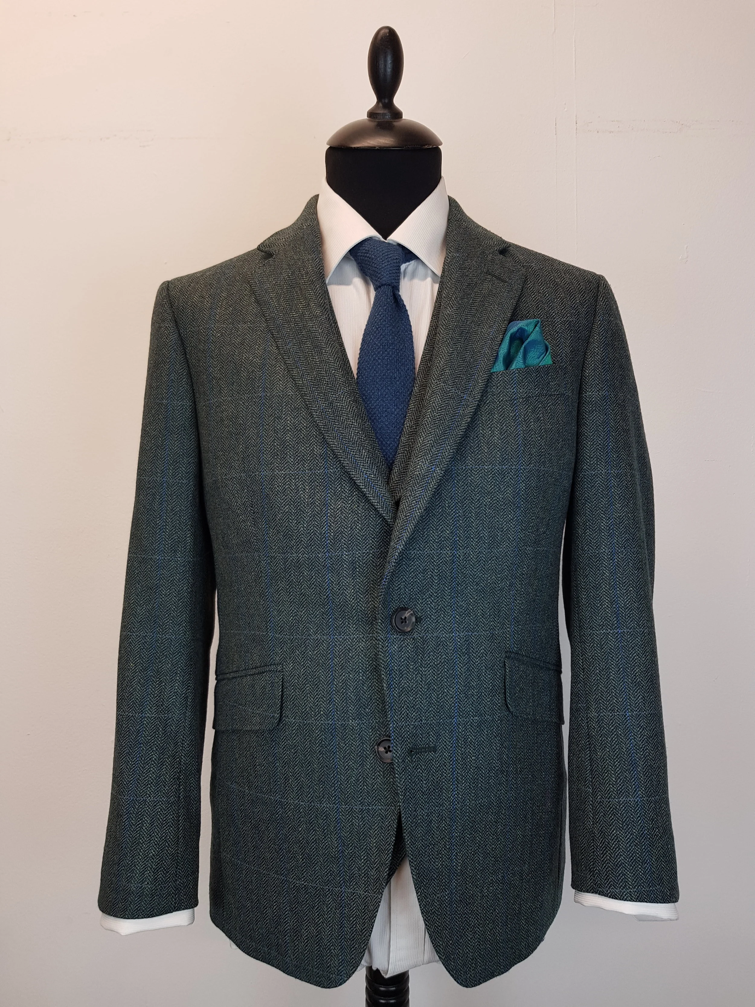 3 Piece Herringbone and check tweed suit (6).jpg