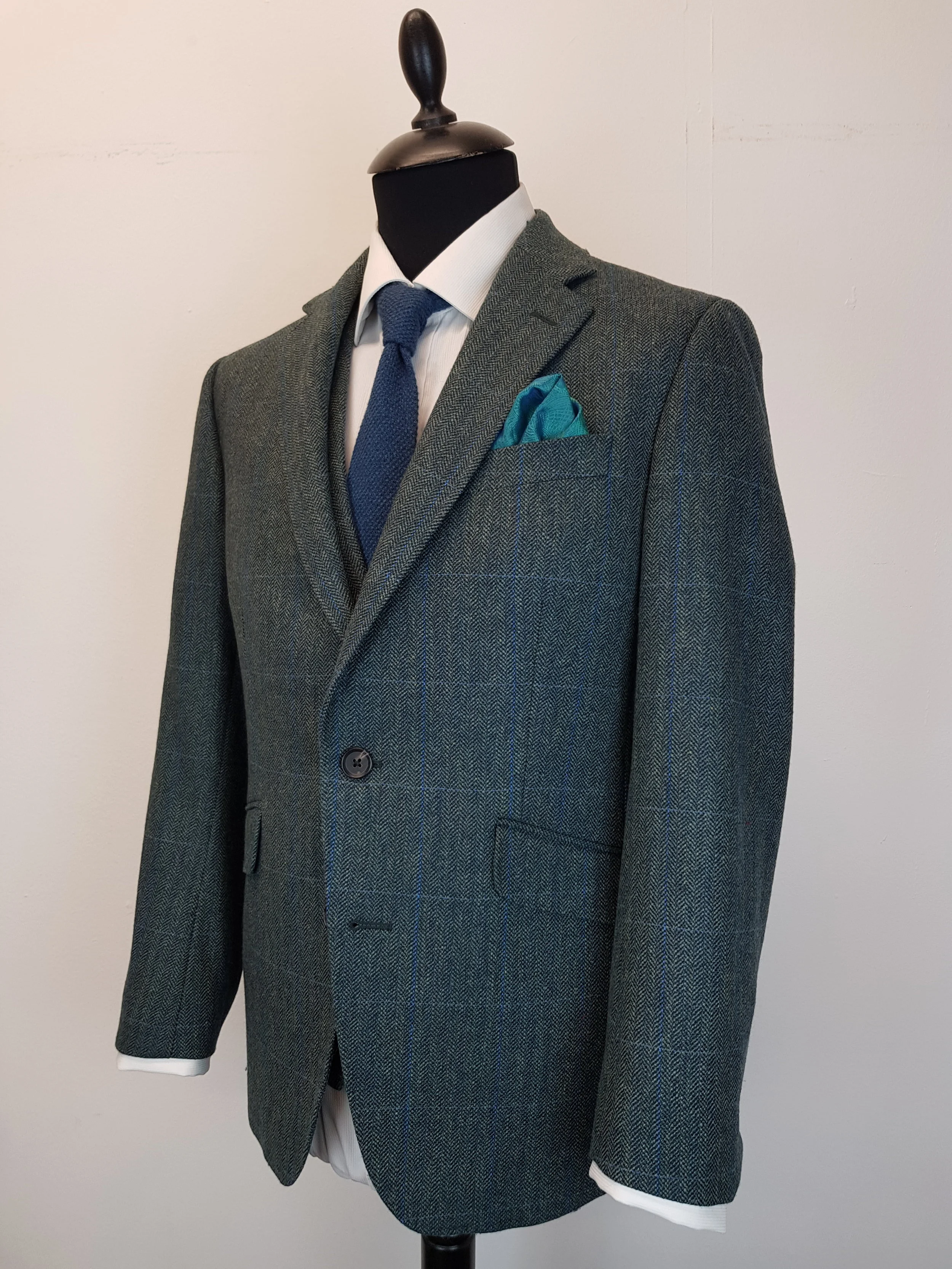 3 Piece Herringbone and check tweed suit (7).jpg