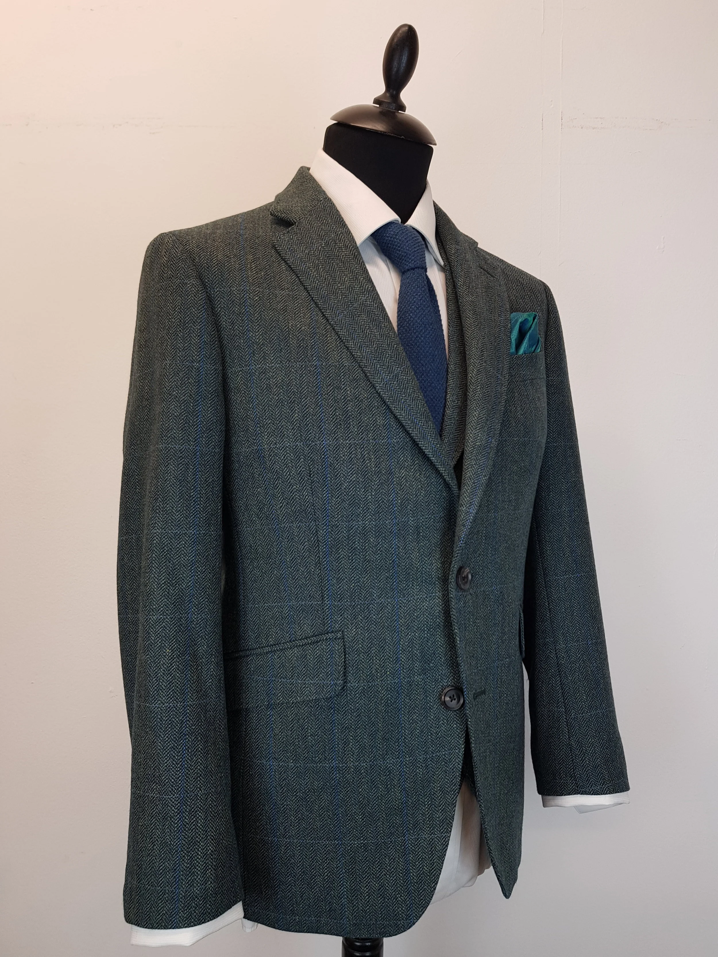 3 Piece Herringbone and check tweed suit (9).jpg