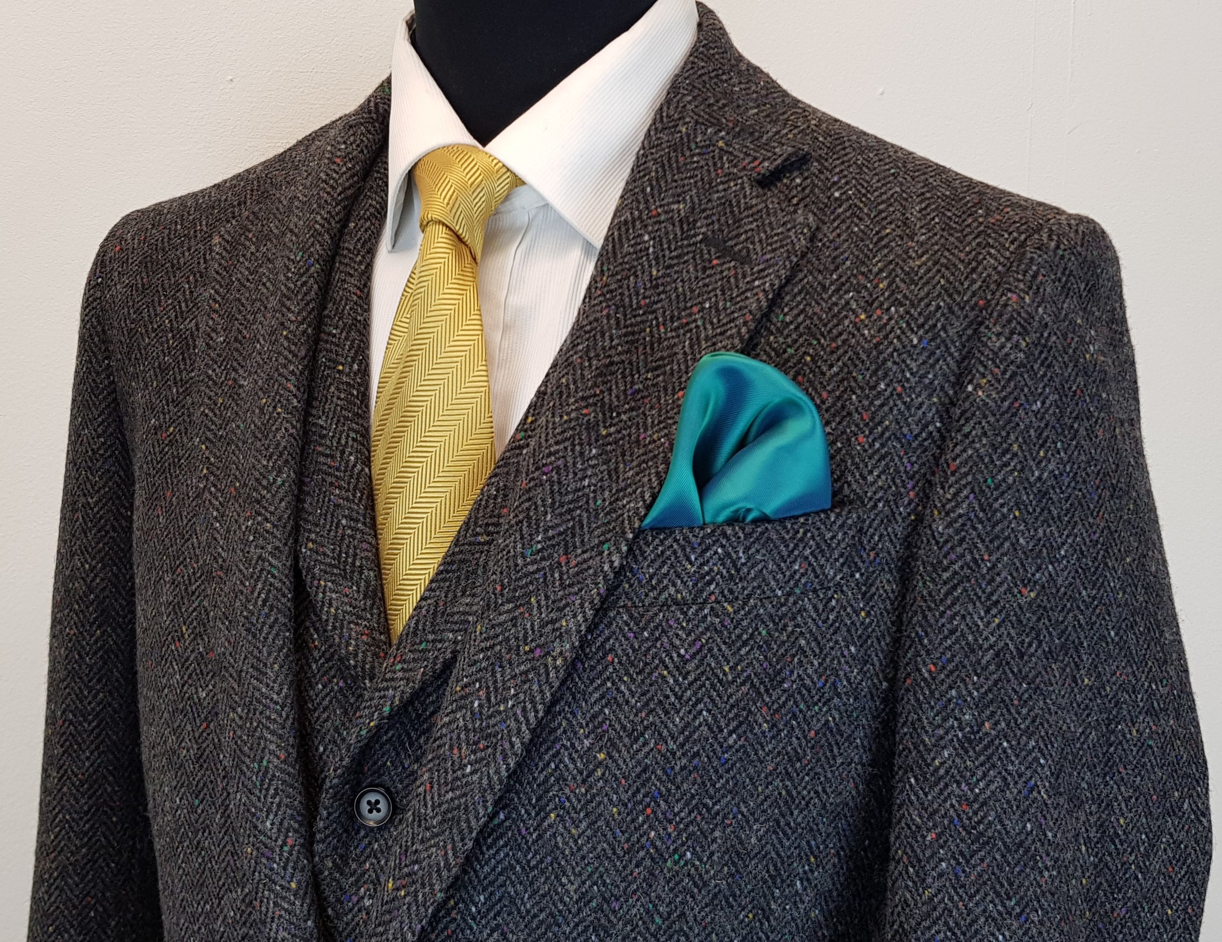 3 Piece Suit in Grey Herringbone Donegal Tweed — TWEED ADDICT