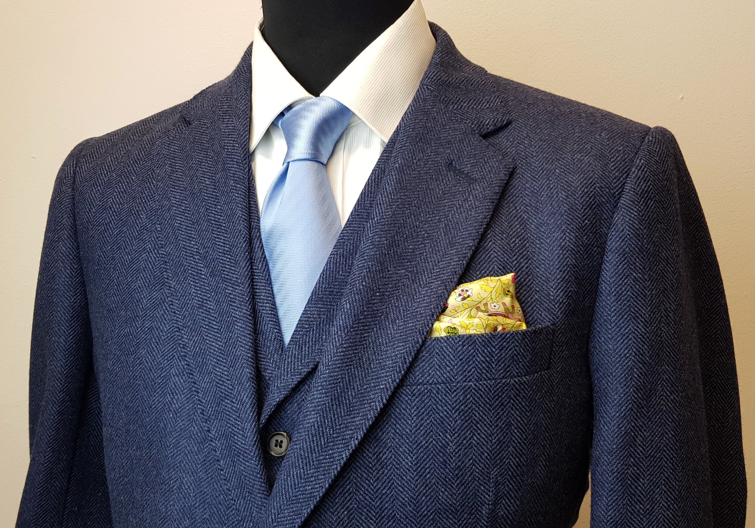 3 piece tweed suit in blue herringbone extra fine merino (6).jpg