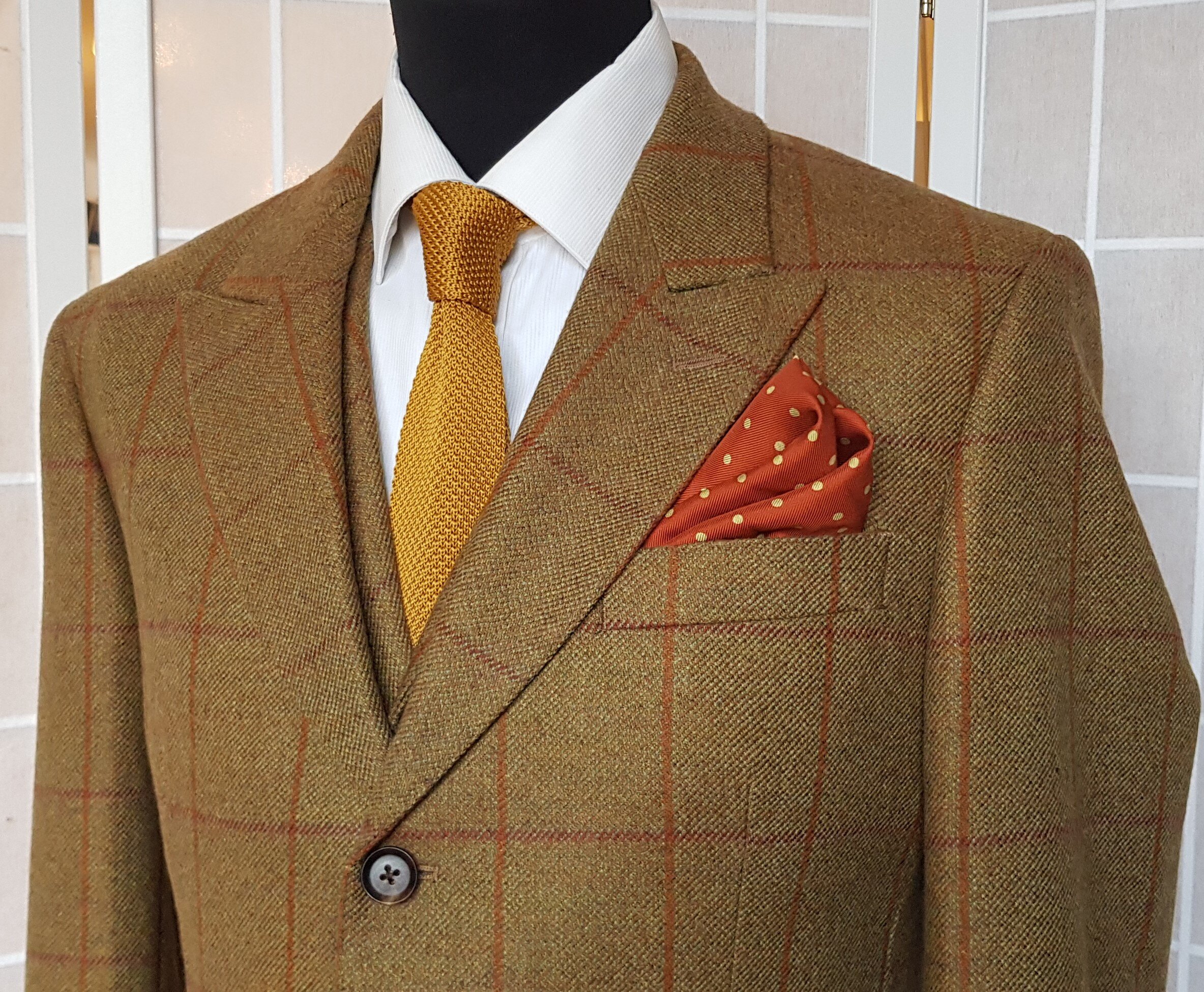 3 piece suit in Glenroyal tweed (7).jpg