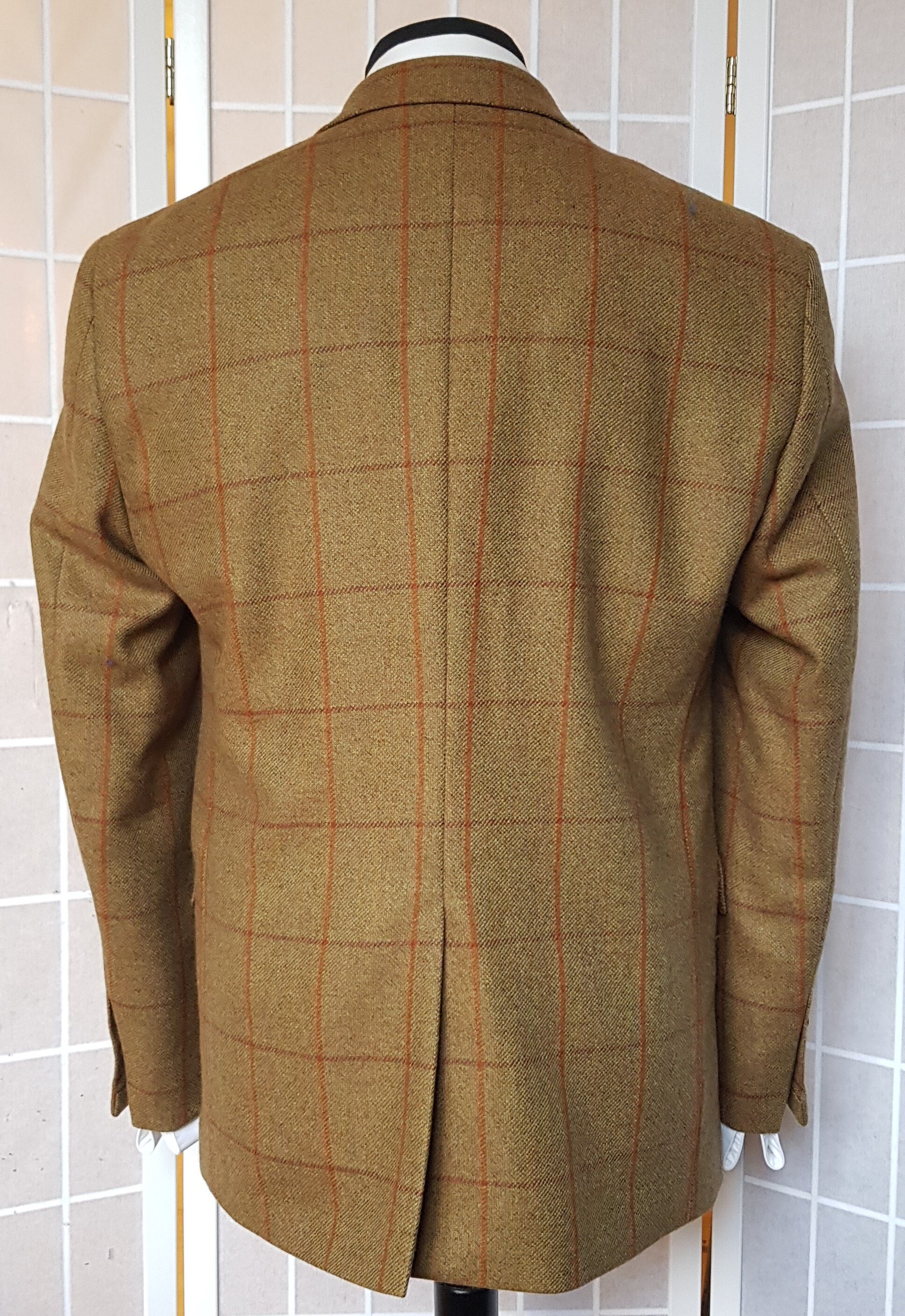 3 piece suit in Glenroyal tweed (8).jpg