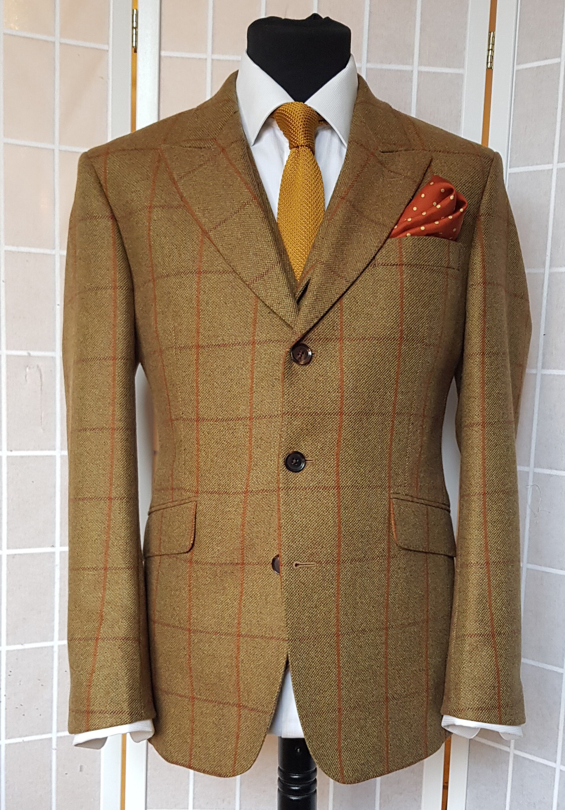 3 piece suit in Glenroyal tweed (15).jpg
