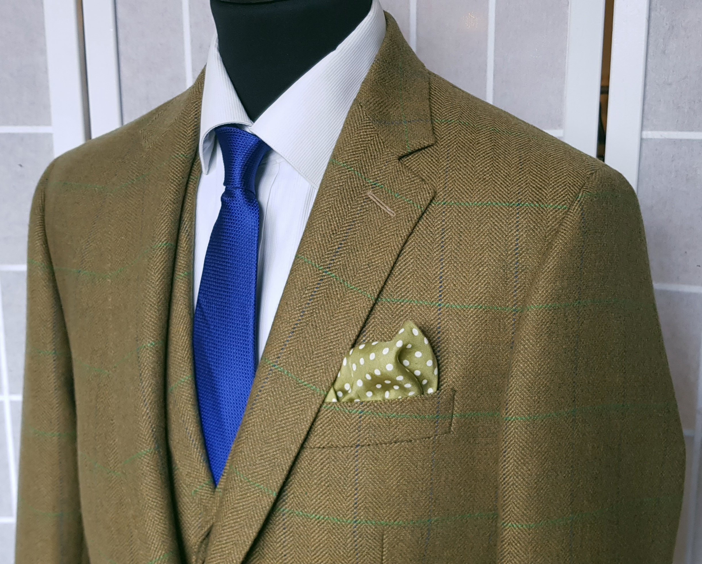 3 Piece suit in Glenroyal Tweed (5).jpg