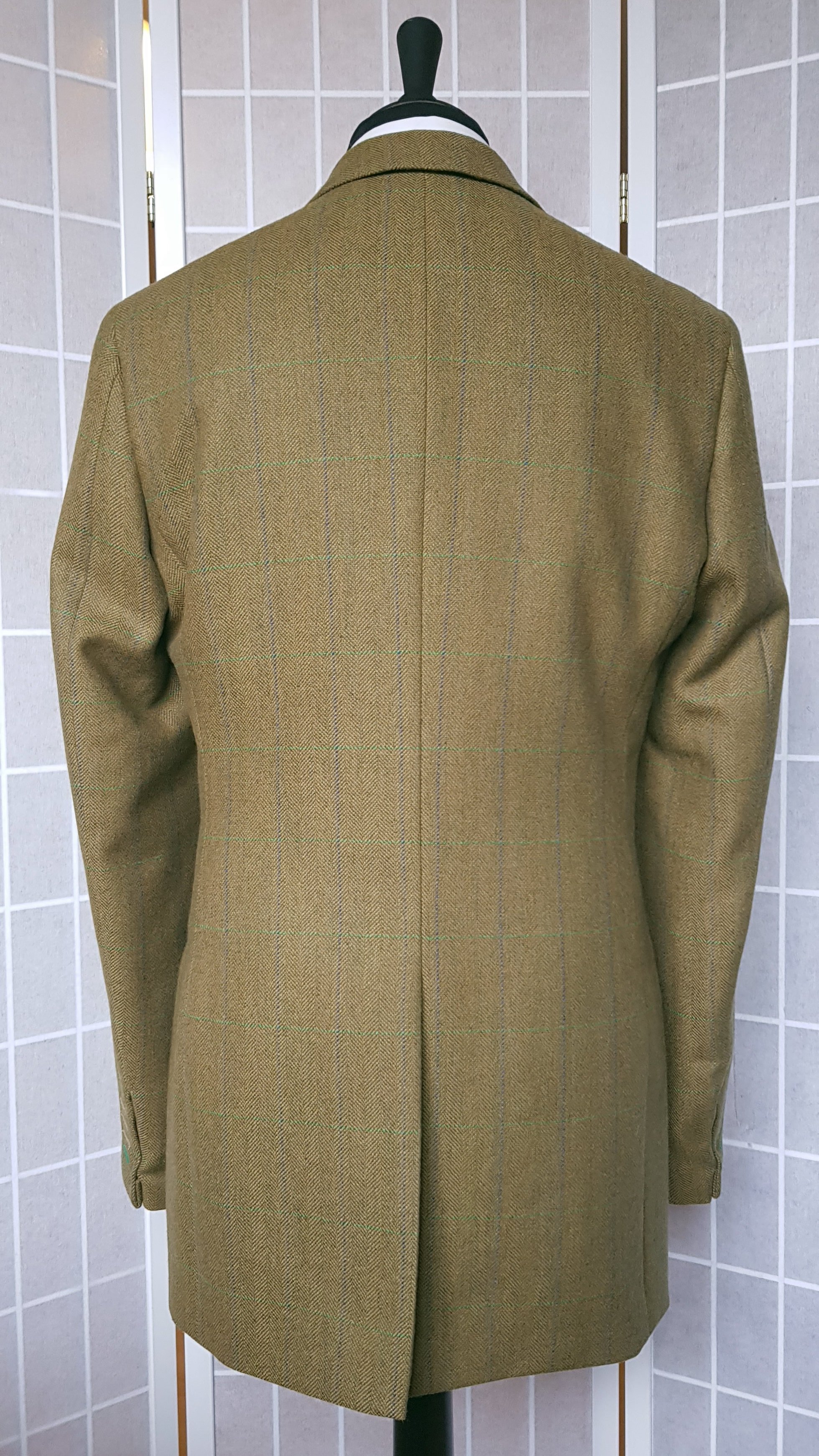 3 Piece suit in Glenroyal Tweed (8).jpg