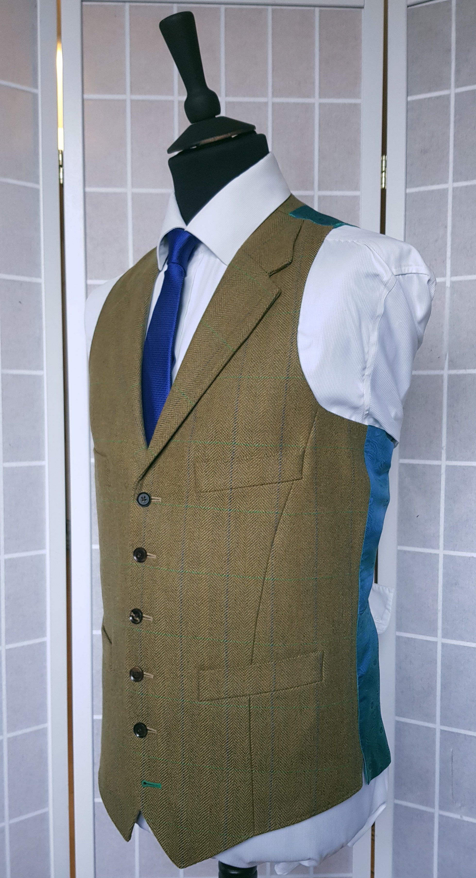 3 Piece suit in Glenroyal Tweed (12).jpg