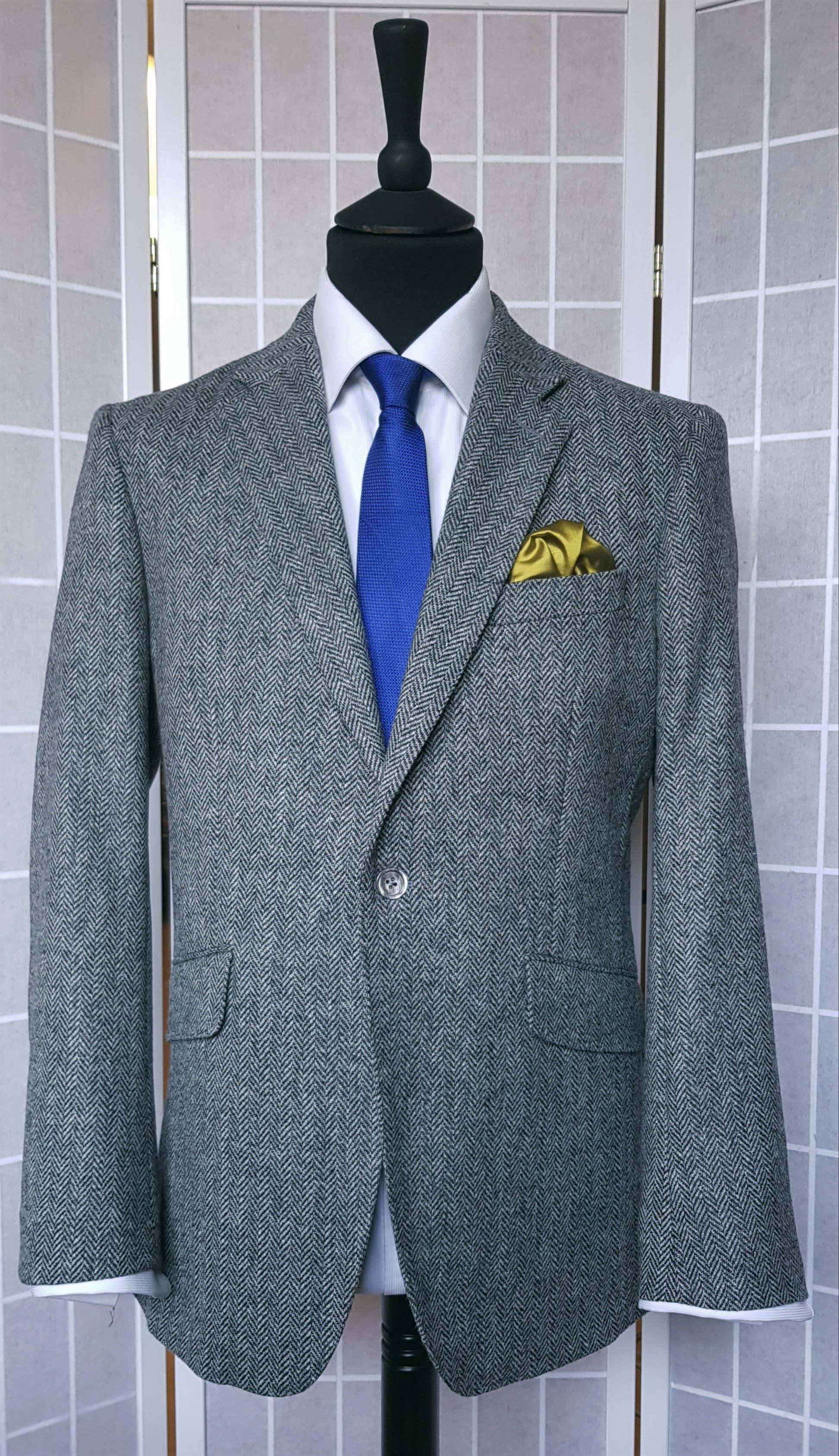 Holland & Sherry Grey Herringbone Tweed Jacket (4).jpg