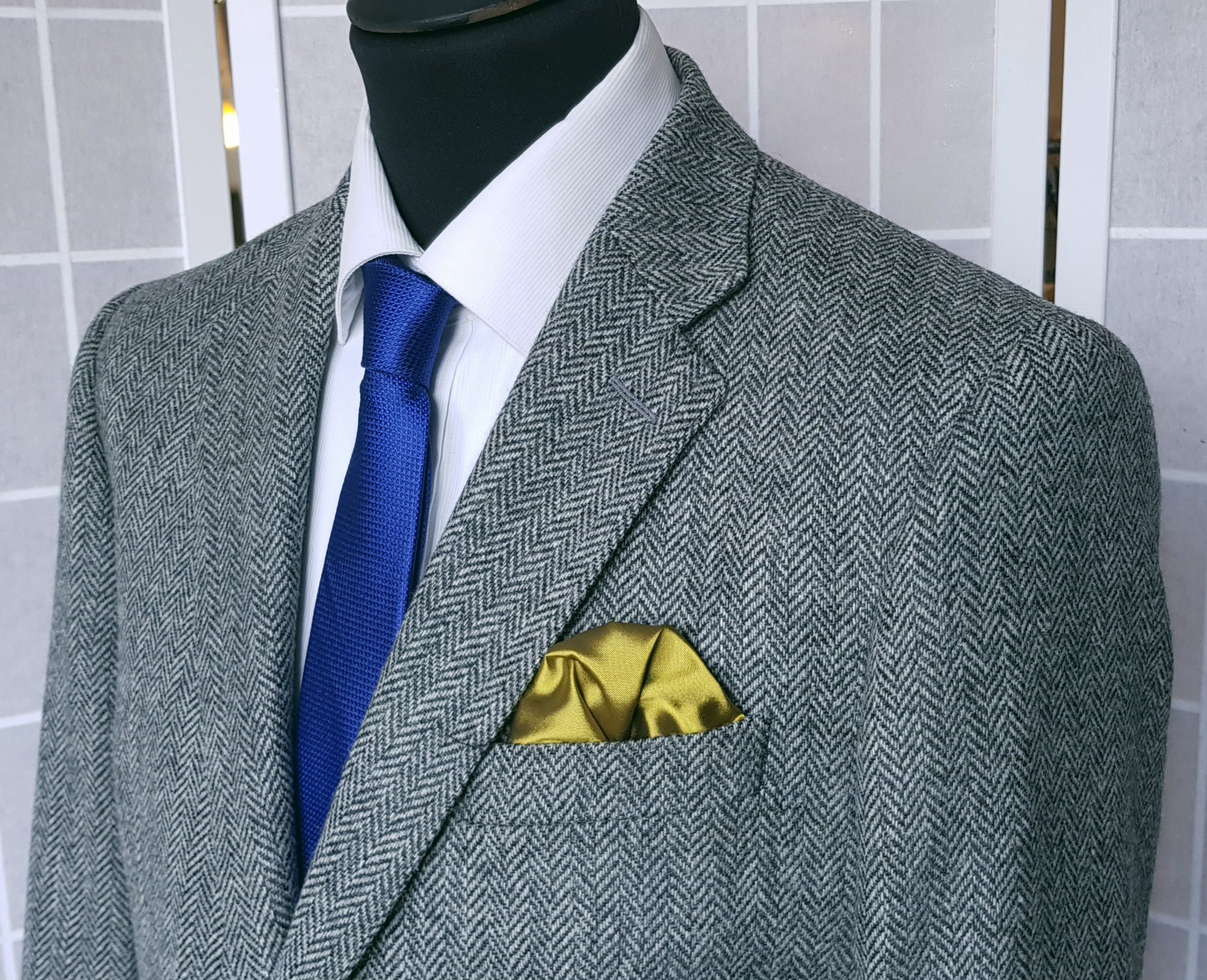 Holland & Sherry Grey Herringbone Tweed Jacket (6).jpg