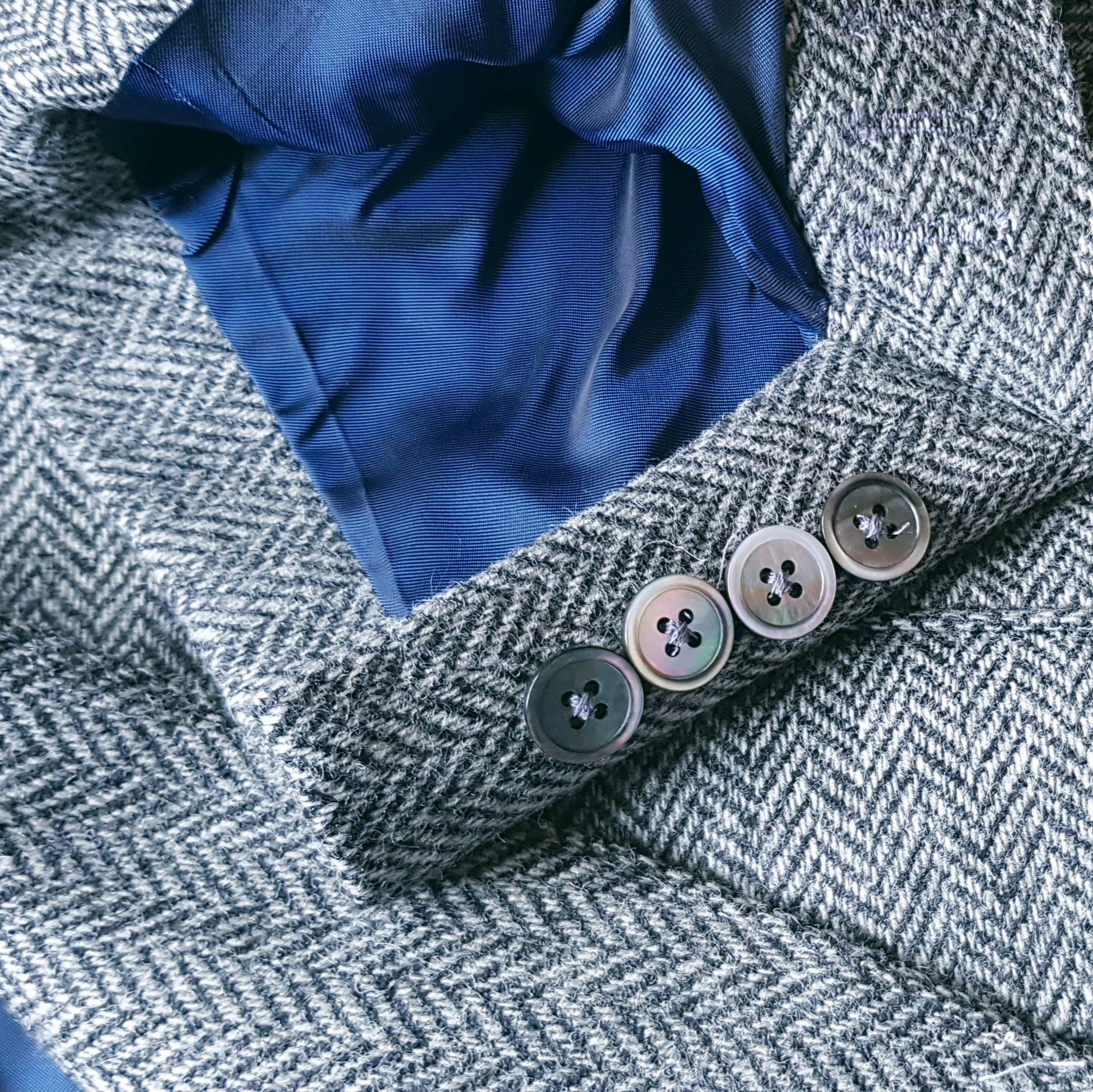 Holland & Sherry Grey Herringbone Tweed Jacket (11).jpg