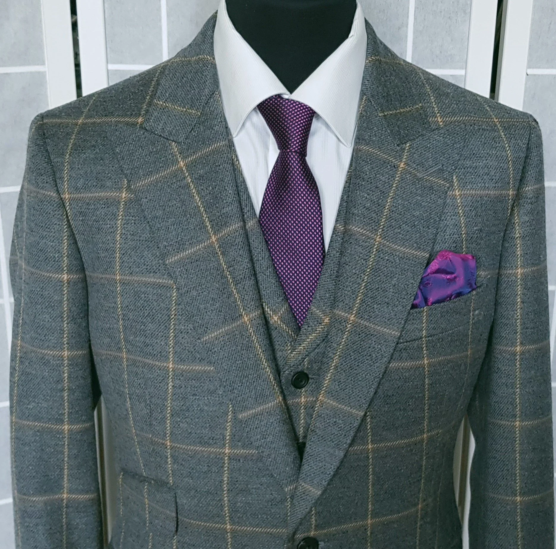 3 Piece Suit in Bateman &amp; Ogden Glenhunt Tweed