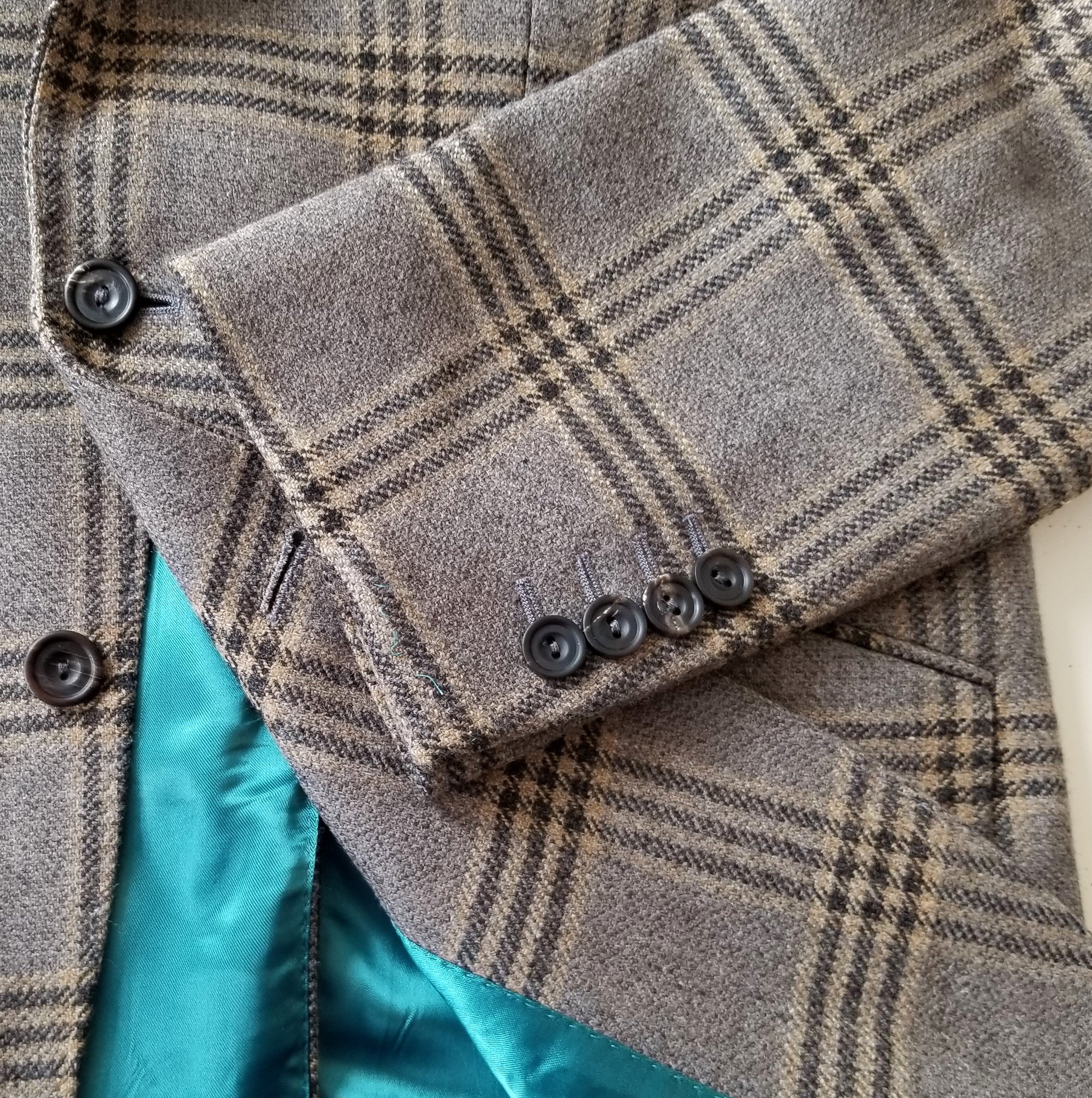 Bold Check Grey and Beige Tweed Jacket — TWEED ADDICT