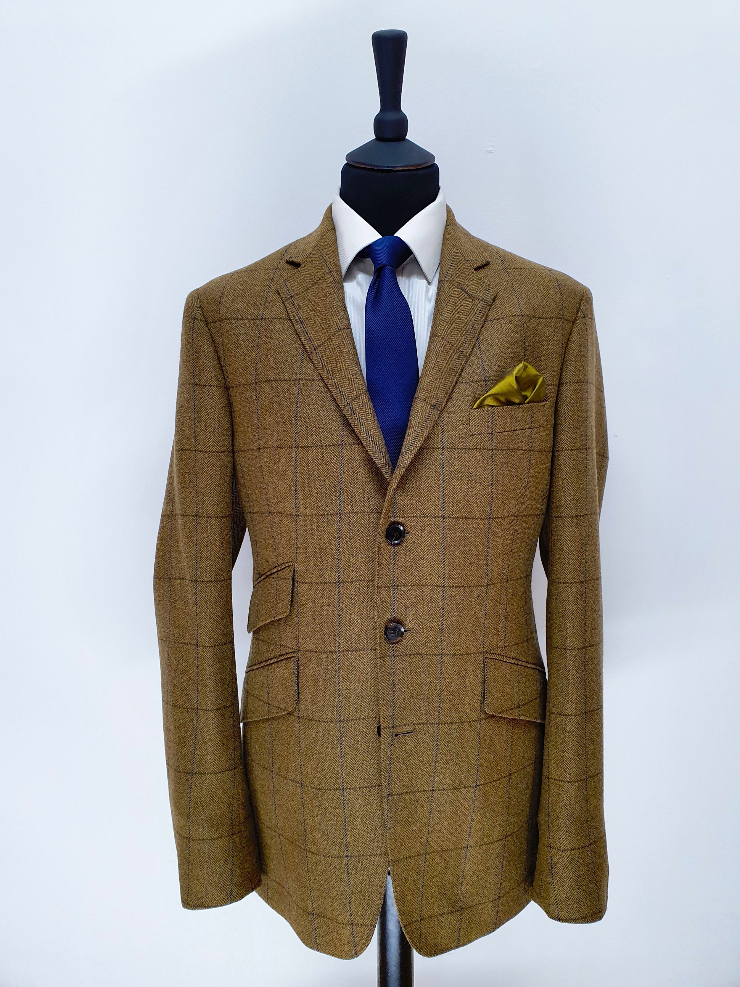2 Piece suit in porter and harding Glenroyal tweed (2).jpg