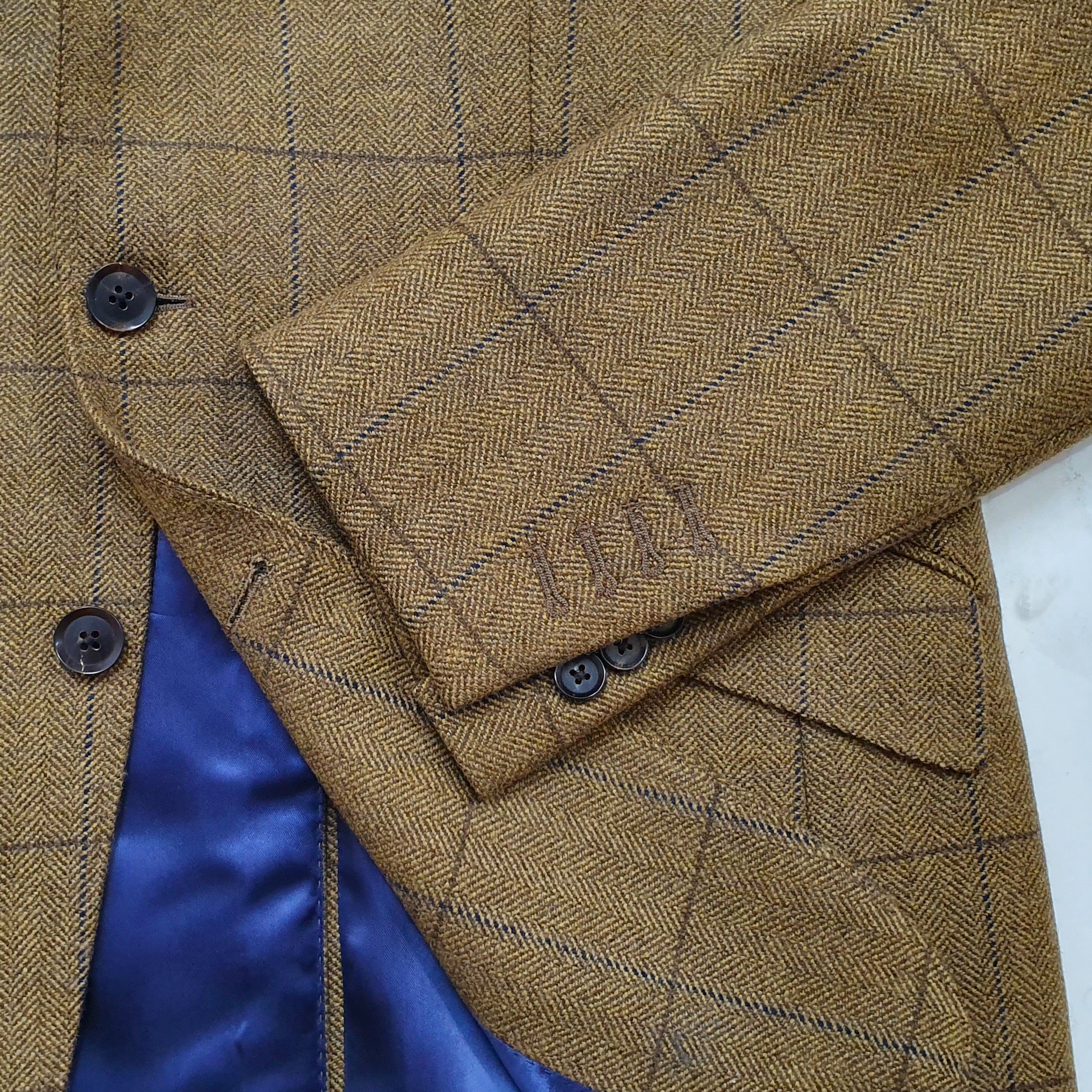 2 Piece suit in porter and harding Glenroyal tweed (10).jpg