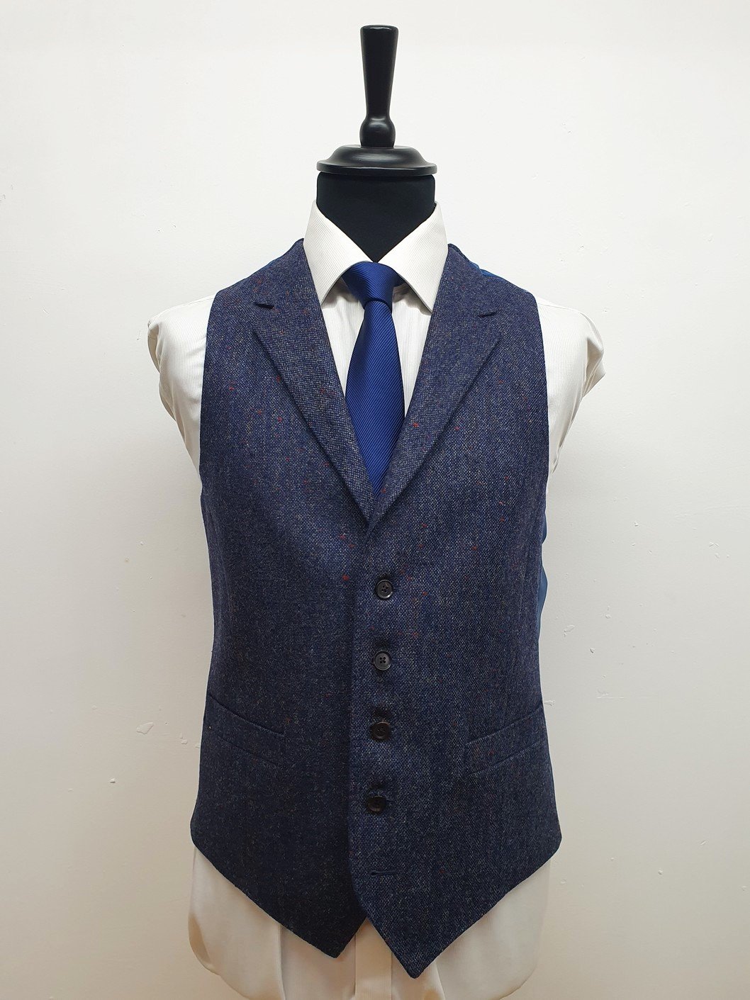 3 piece suit in Holland and Sherry Donegal tweed (2).jpg