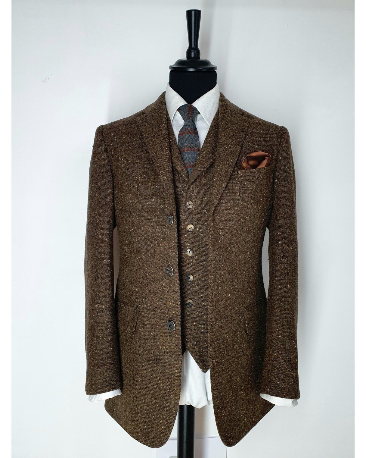3 piece suit in Magee Brown Donegal Tweed (8).jpg