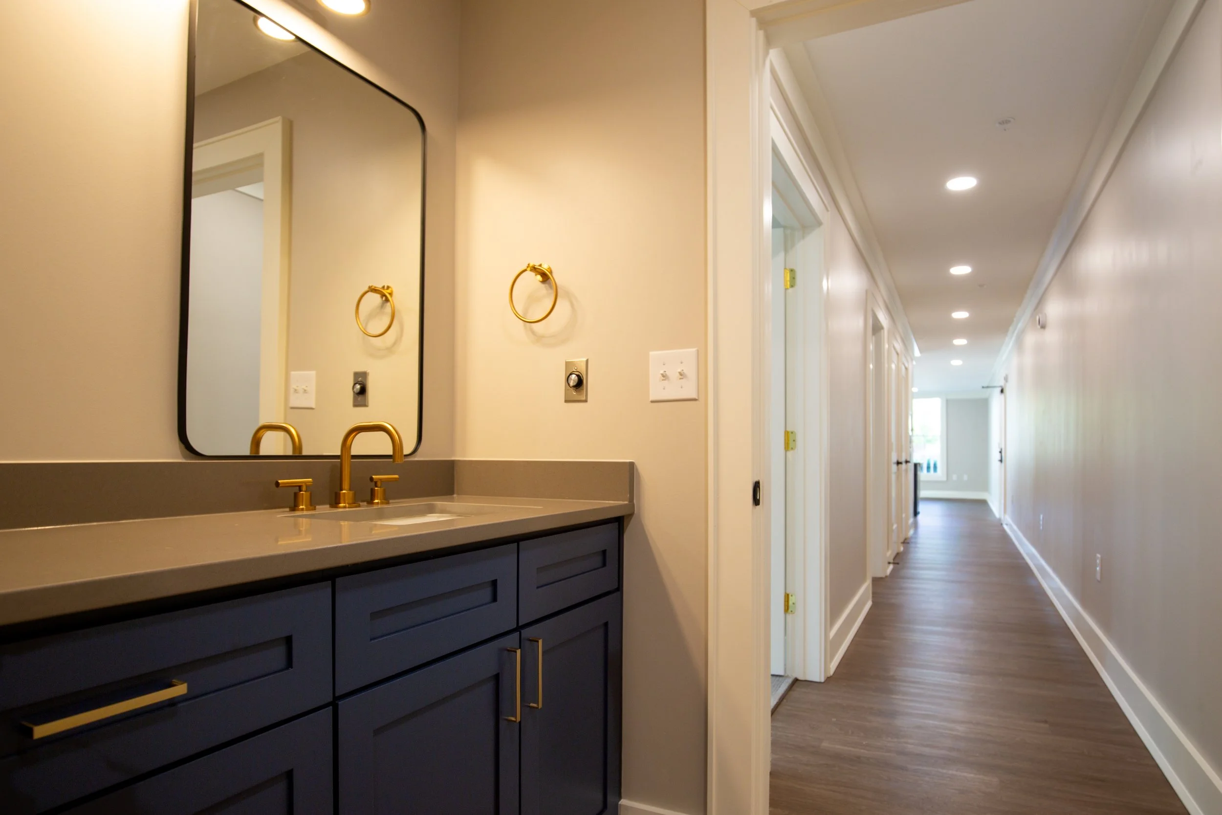 Blanding St Interior-20.jpg