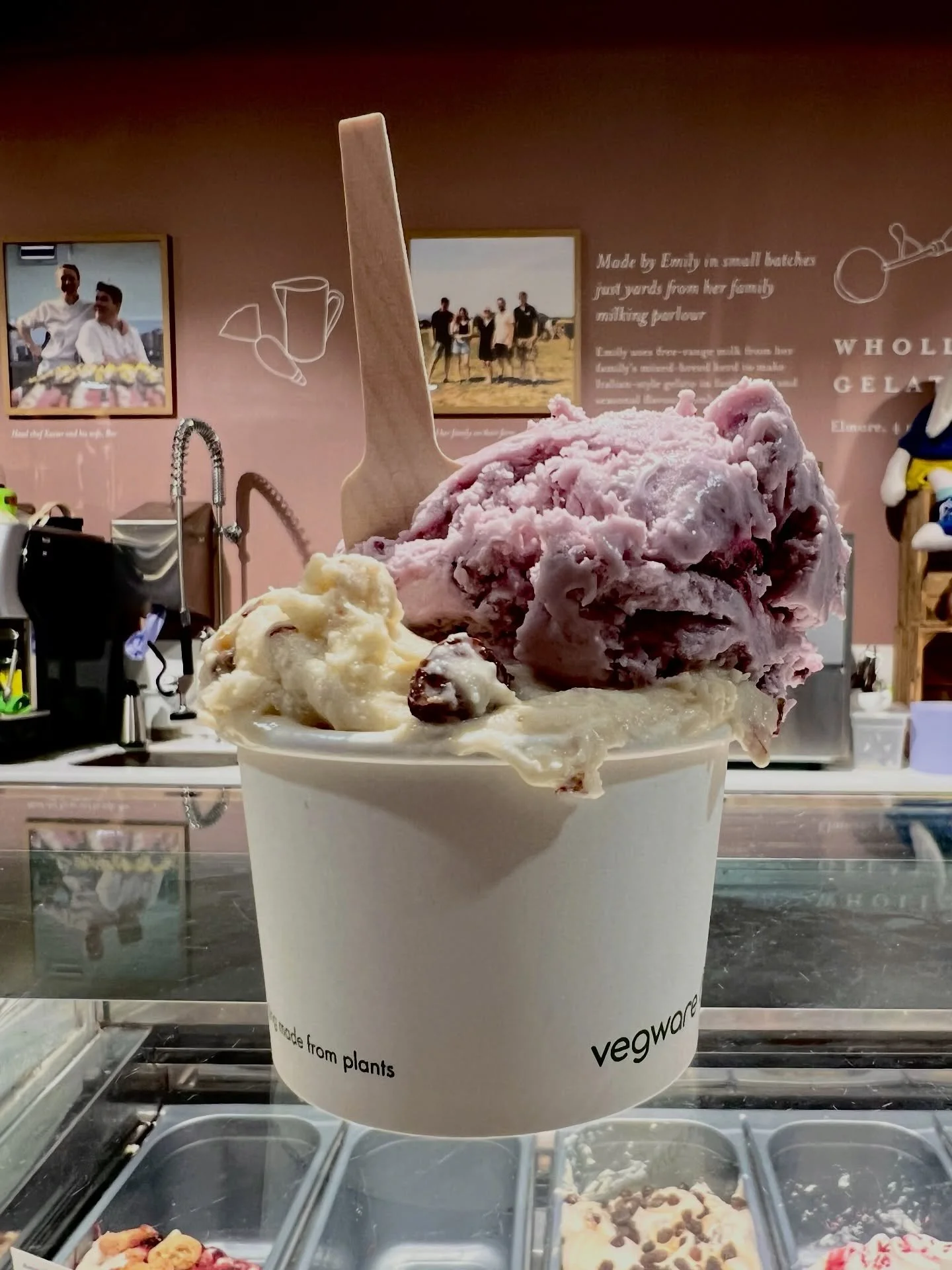 Popped into Gloucester Services on the M5 this morning to get some sourdough &amp; bacon and ended up with a HAKA Rum n Raisin and Mixed Berry Gelato from @whollygelato🍦
.
.
#whollygelato #gelato #hakarum #sundayvibes #rumandraisin