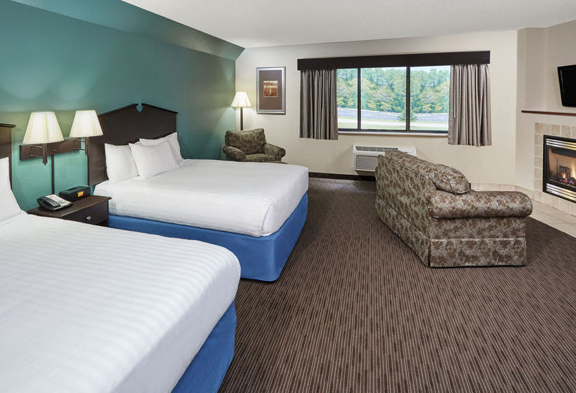 hotel-americinn-lodge-suites-green-bay-east-011.jpg