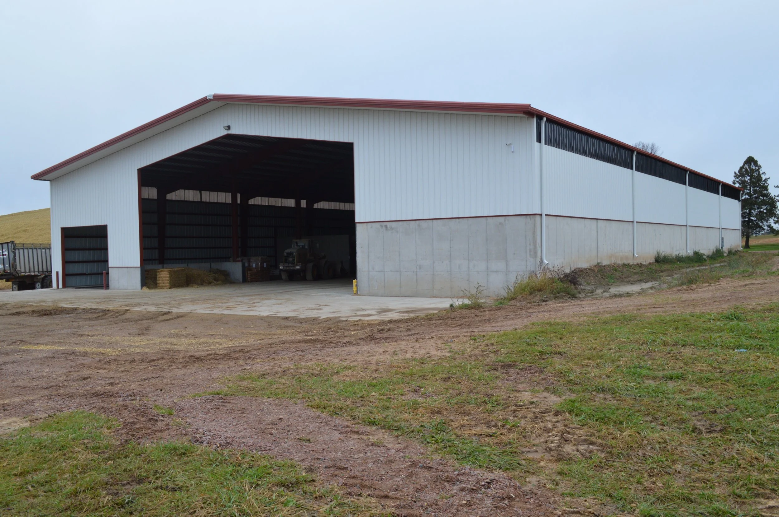 13 Bay Commodity Building
