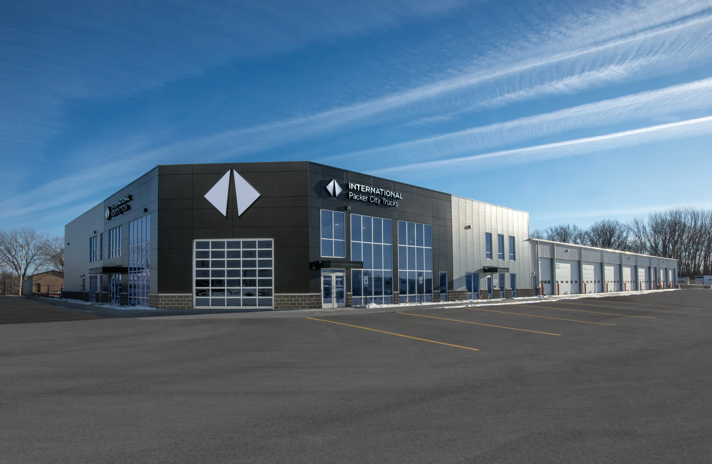 Packer City &amp; UP International Truck