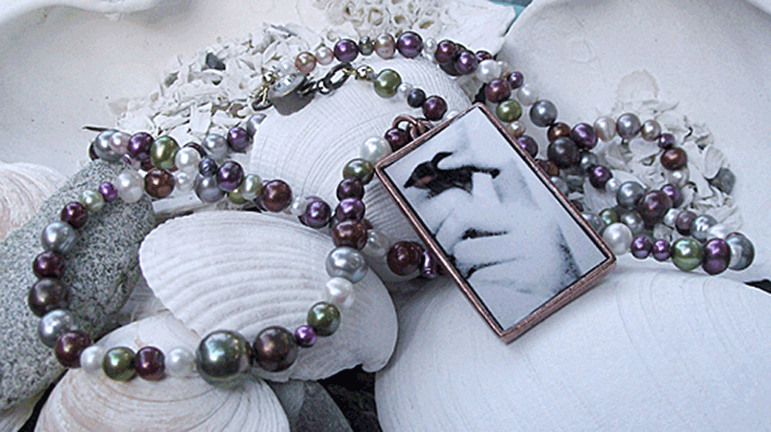 Kiss Me Pearl Necklace