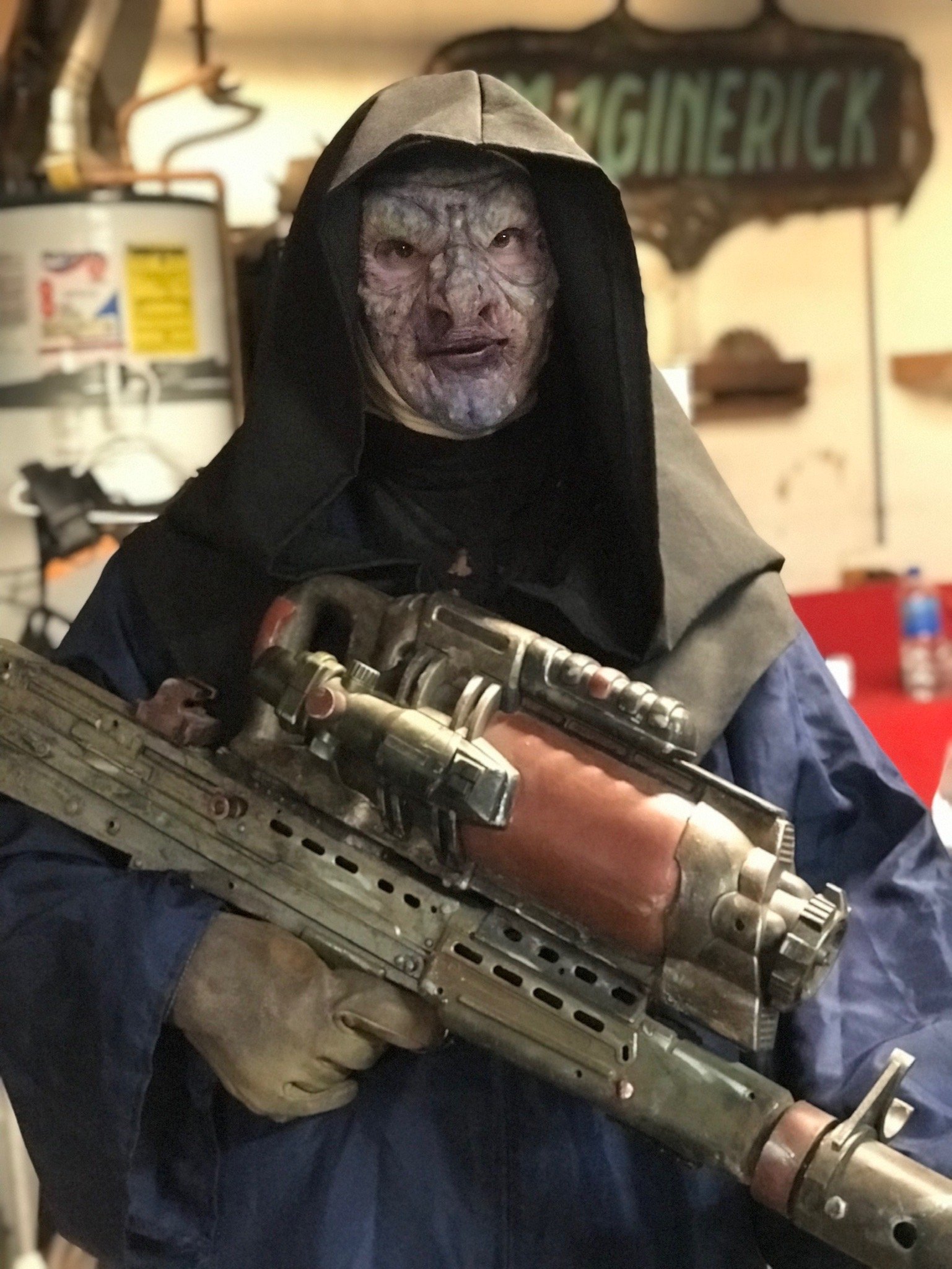  Makeup Artists: Lori Hansen, Erick Rodriguez 