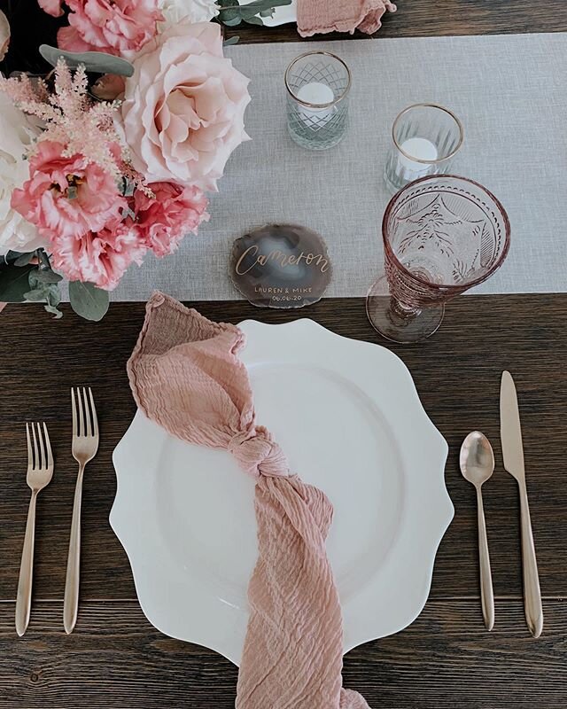 : one of my favorite things to do is create table settings for some reason! The details make it super fun especially when the place card says Cameron (which is my sons name!). Thanks to @designsbymagnolia for pulling this together for me and my beaut