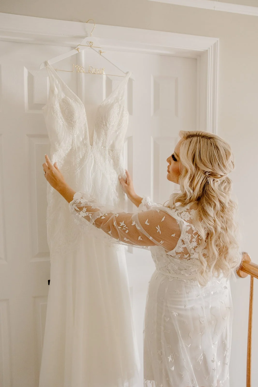 Amy and Tom - Getting Ready with Her-53.jpg