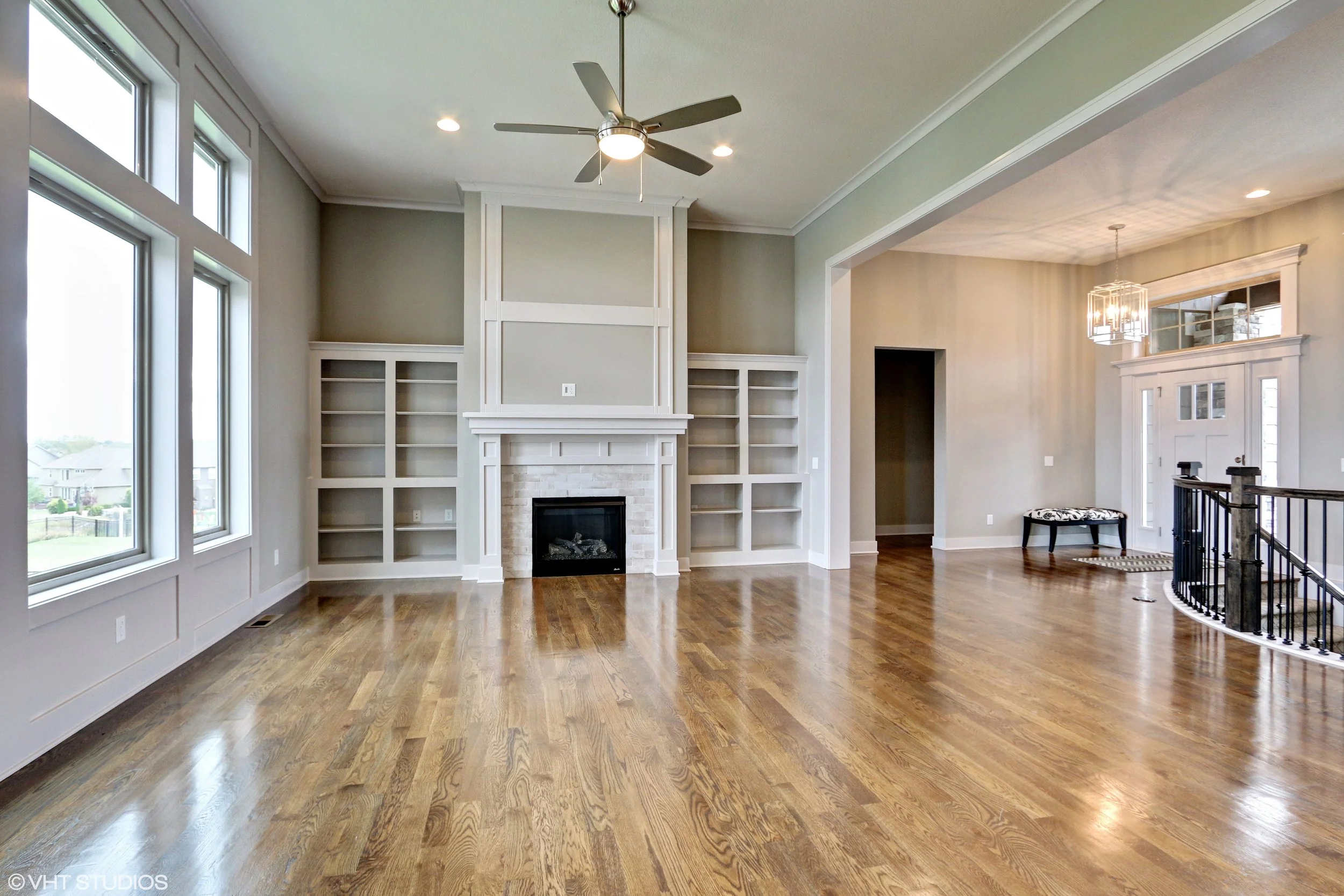 03_3104SWMuirDr_1_LivingRoom_HiRes.jpg