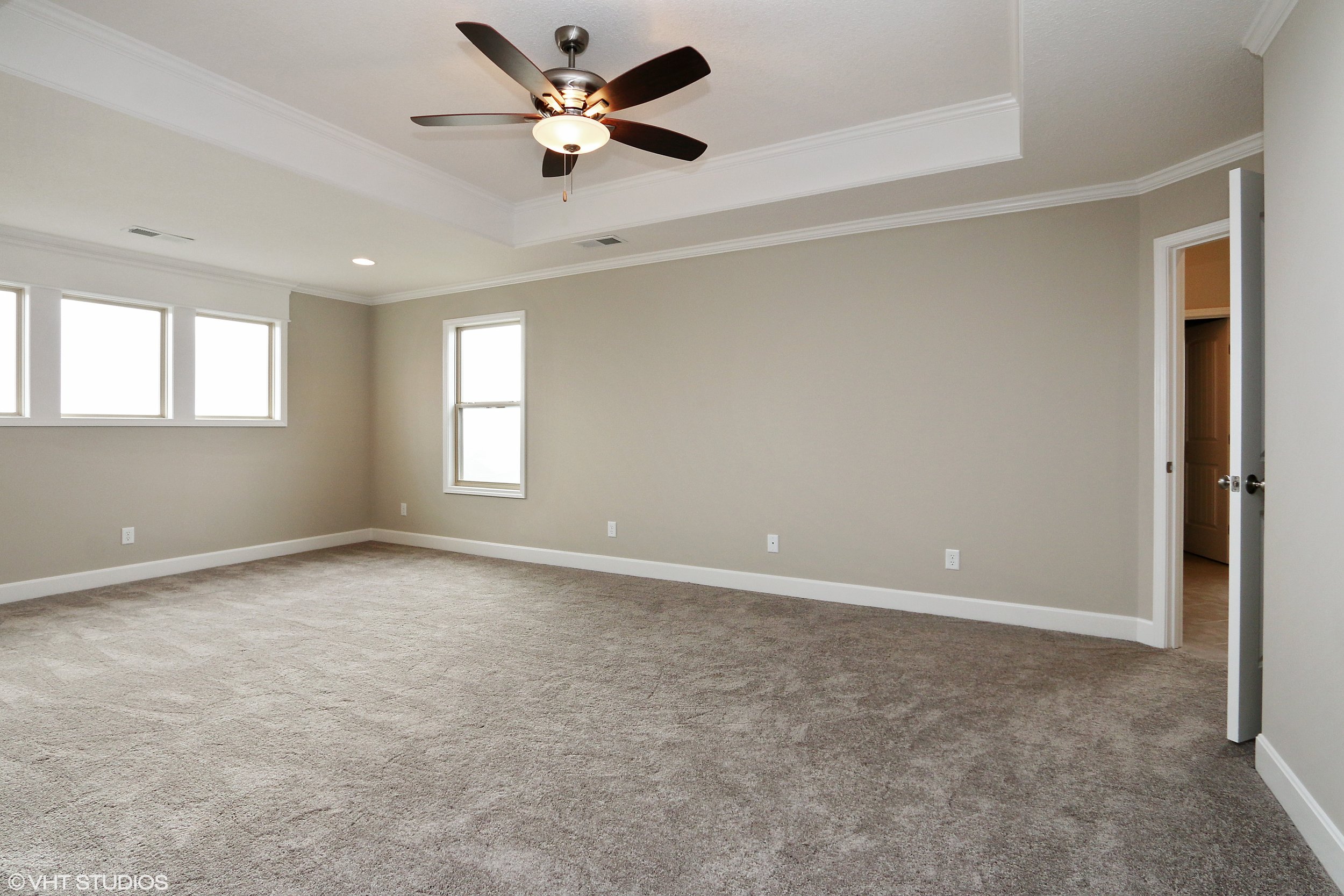 14_211SWRooseveltRidge_178_MasterBedroom_HiRes.jpg